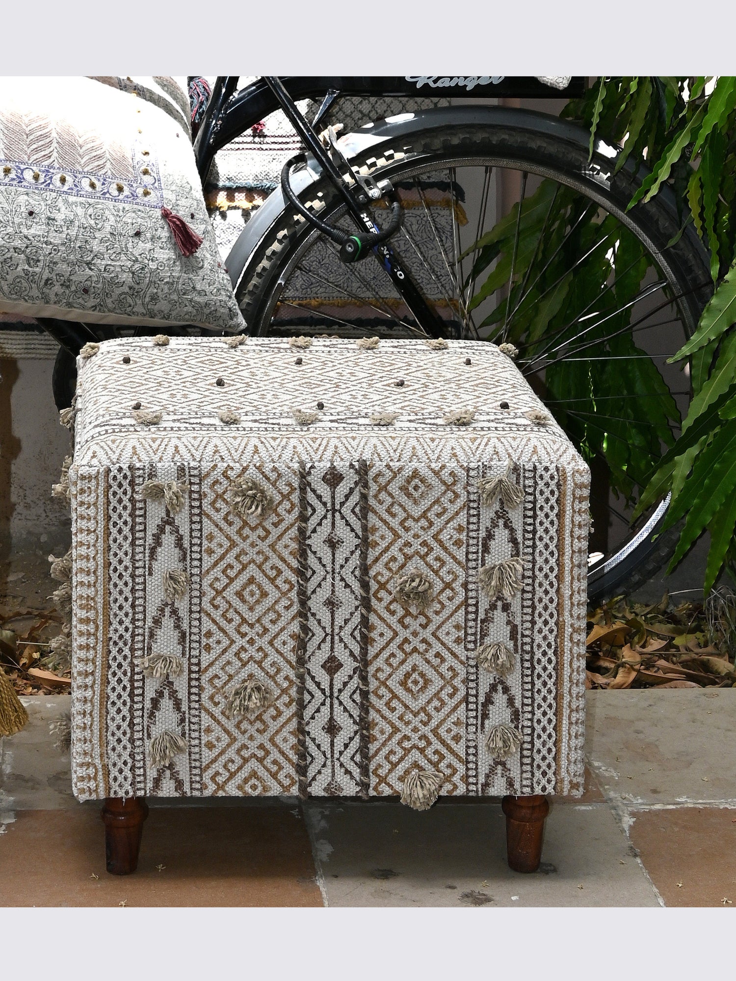 Darae - CUBICAL OTTOMAN