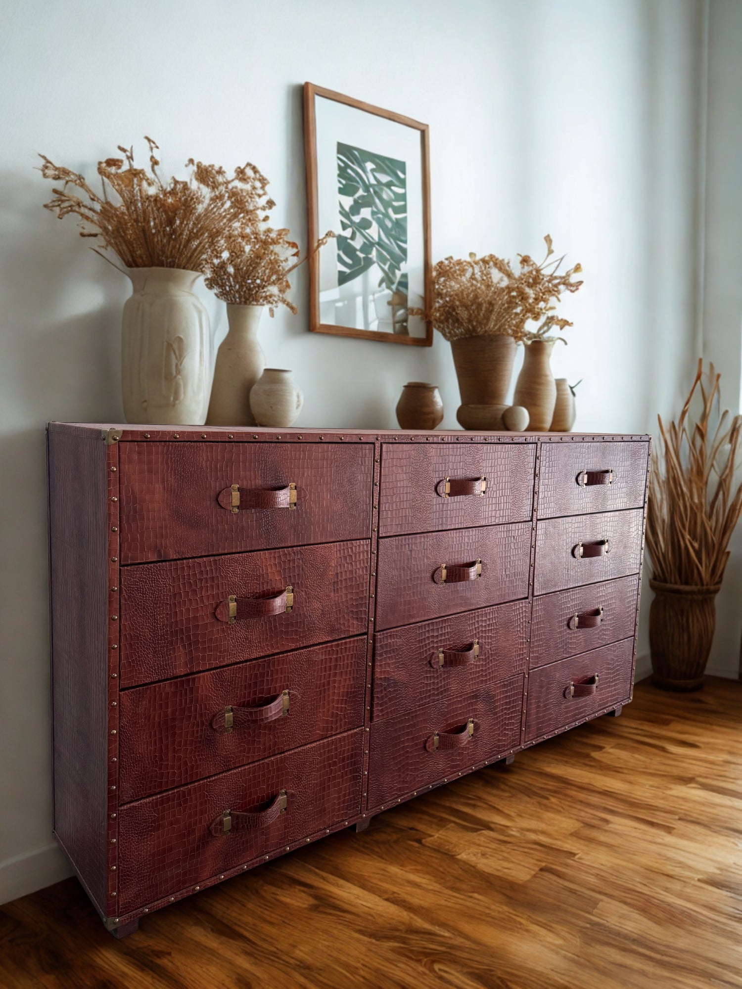 LOUIS CHEST OF DRAWERS - LEATHER