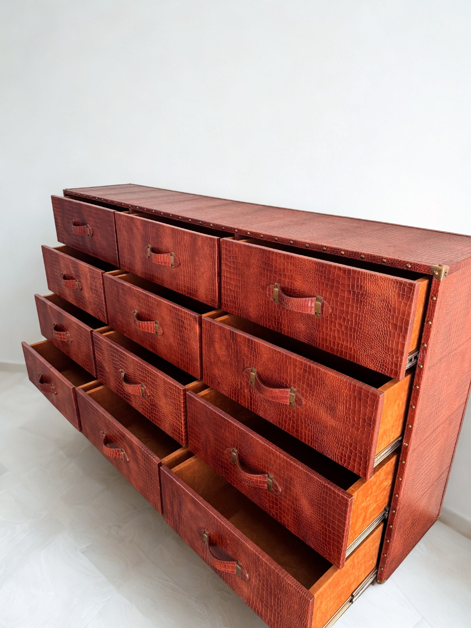 LOUIS CHEST OF DRAWERS - LEATHER