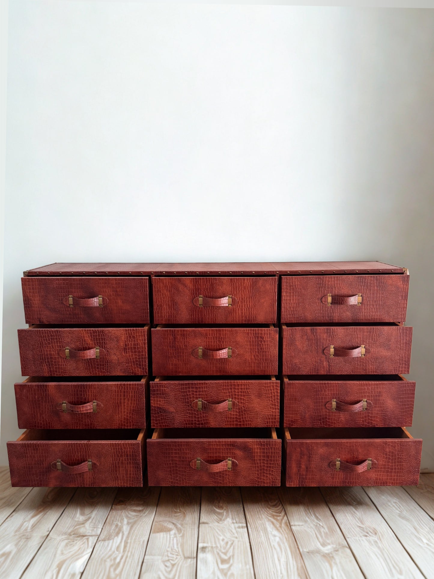 LOUIS CHEST OF DRAWERS - LEATHER