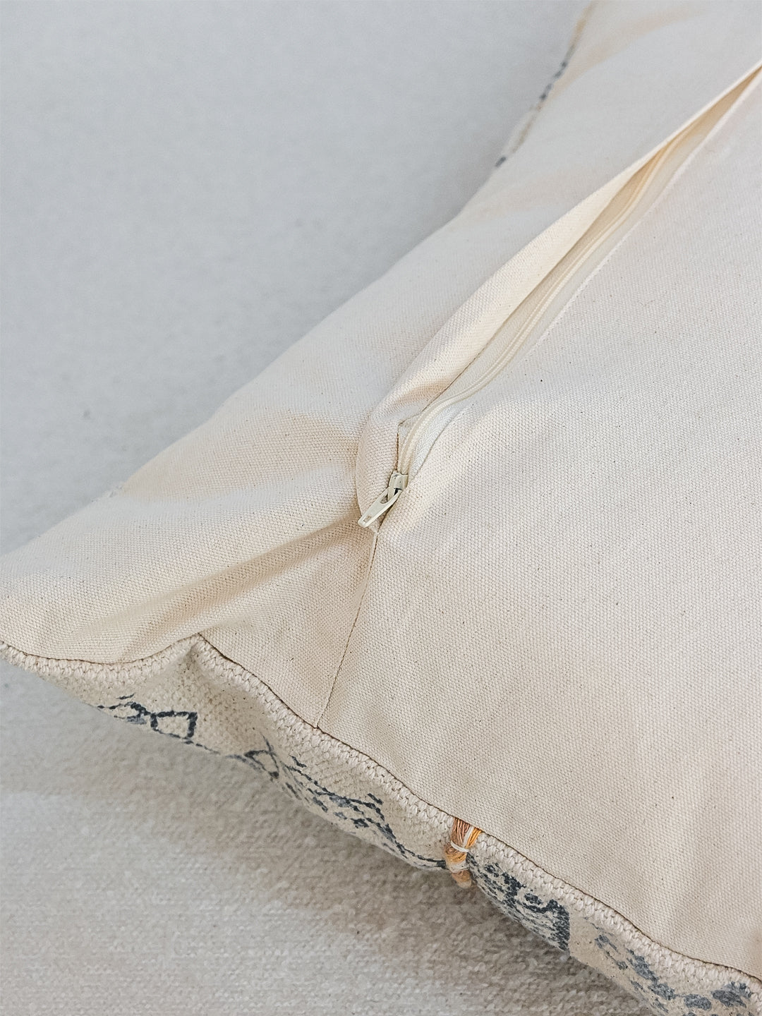 AGATHA - LUMBAR CUSHION COVER - ART AVENUE