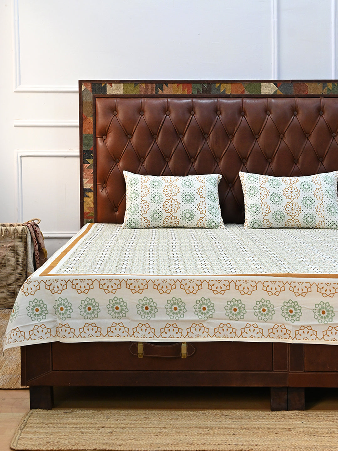 MUGHAL JHAROKHA COTTON BLOCK PRINTED DOUBLE BEDSHEET WITH PILLOW - ART AVENUE