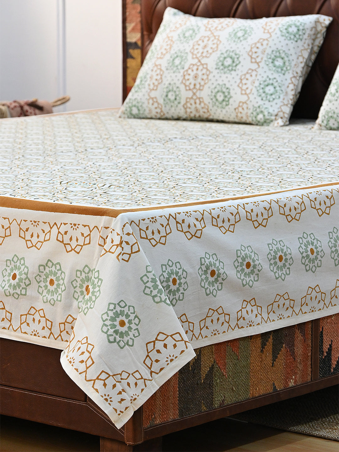 MUGHAL JHAROKHA COTTON BLOCK PRINTED DOUBLE BEDSHEET WITH PILLOW - ART AVENUE
