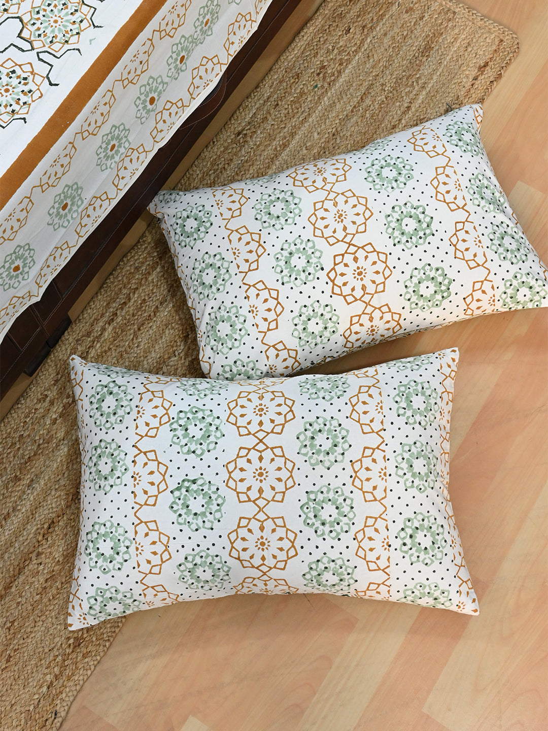 MUGHAL JHAROKHA COTTON BLOCK PRINTED DOUBLE BEDSHEET WITH PILLOW - ART AVENUE