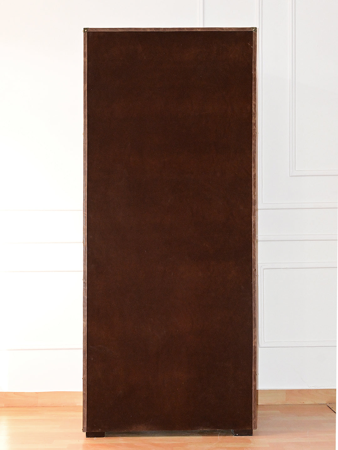 Back of the Alsisar wardrobe, suede nap with a leather border, Art Avenue