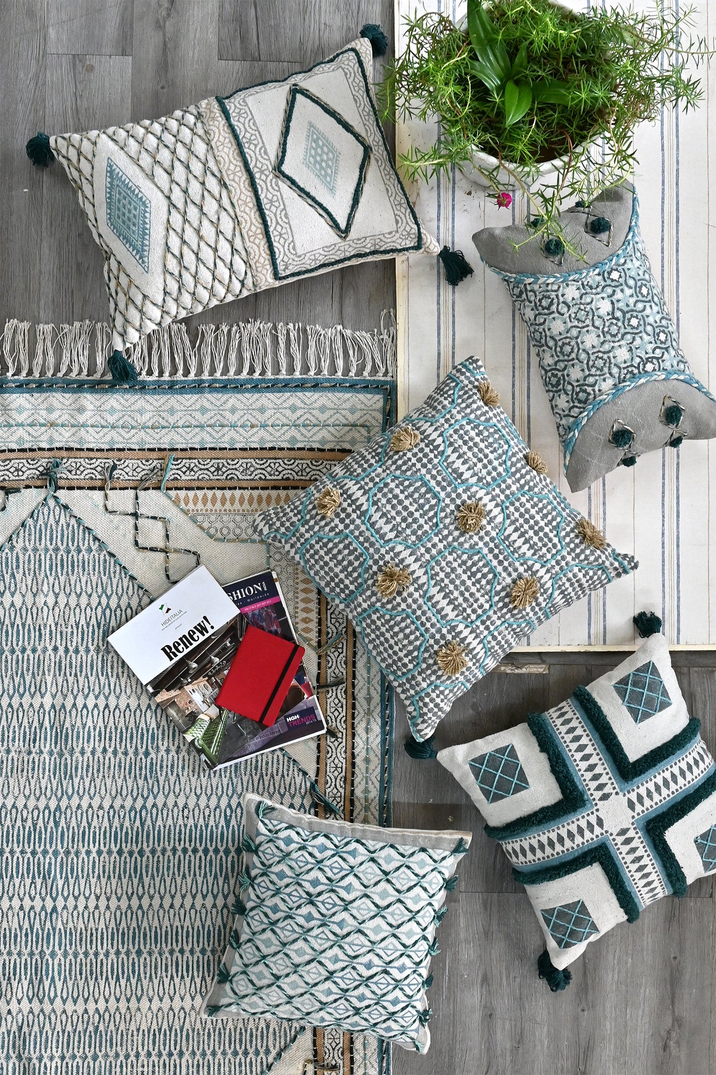 Ivoura - SQUARE CUSHION COVER