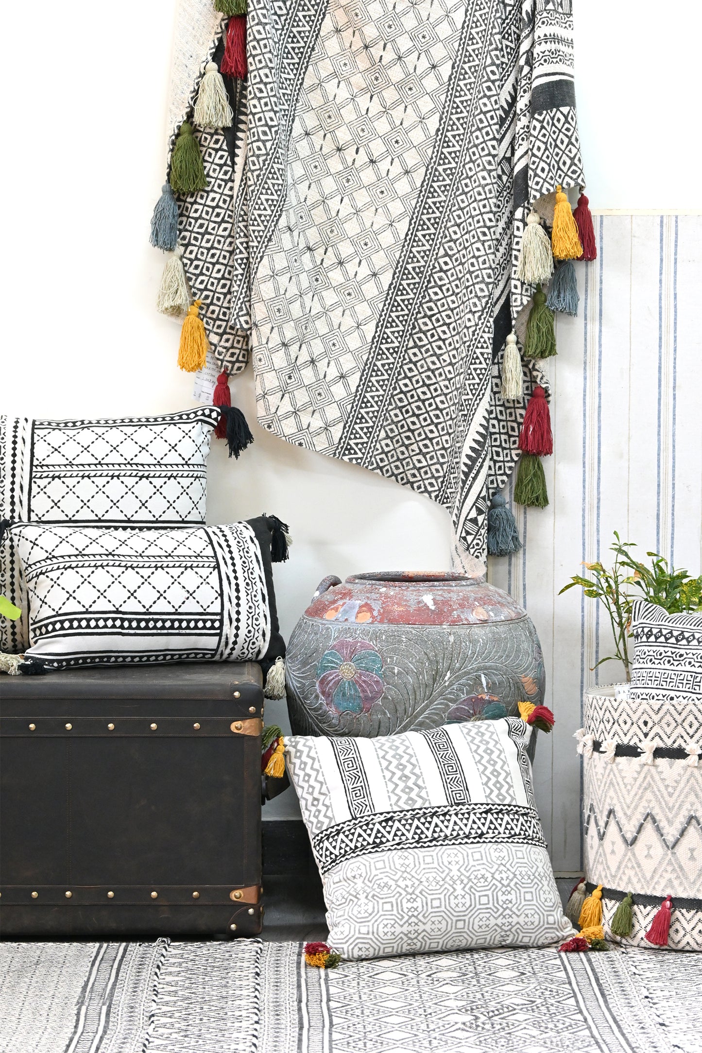 Ravya - SQUARE CUSHION COVER