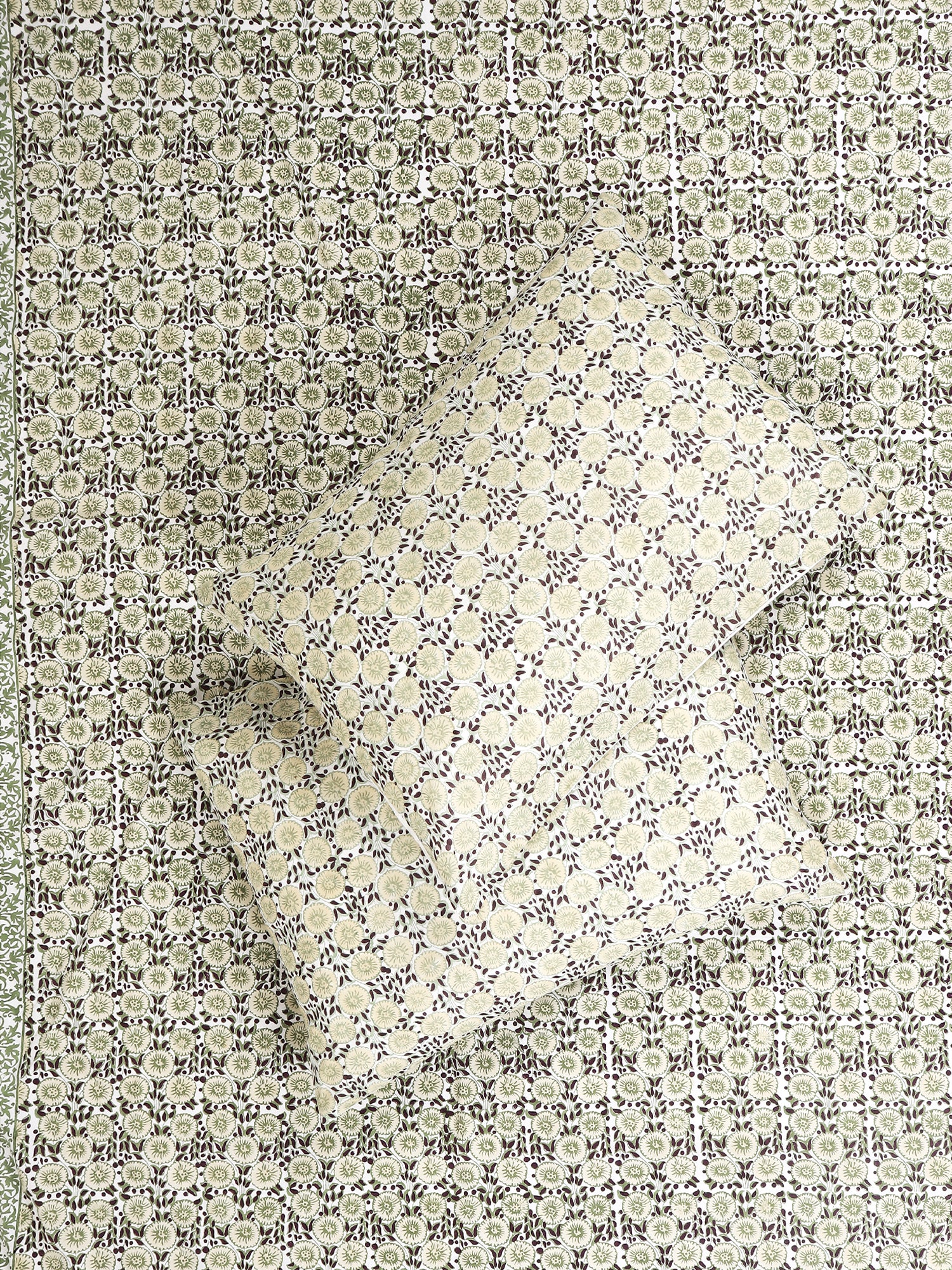 PLUSHORA COTTON PRINTED DOUBLE BEDSHEET WITH PILLOW