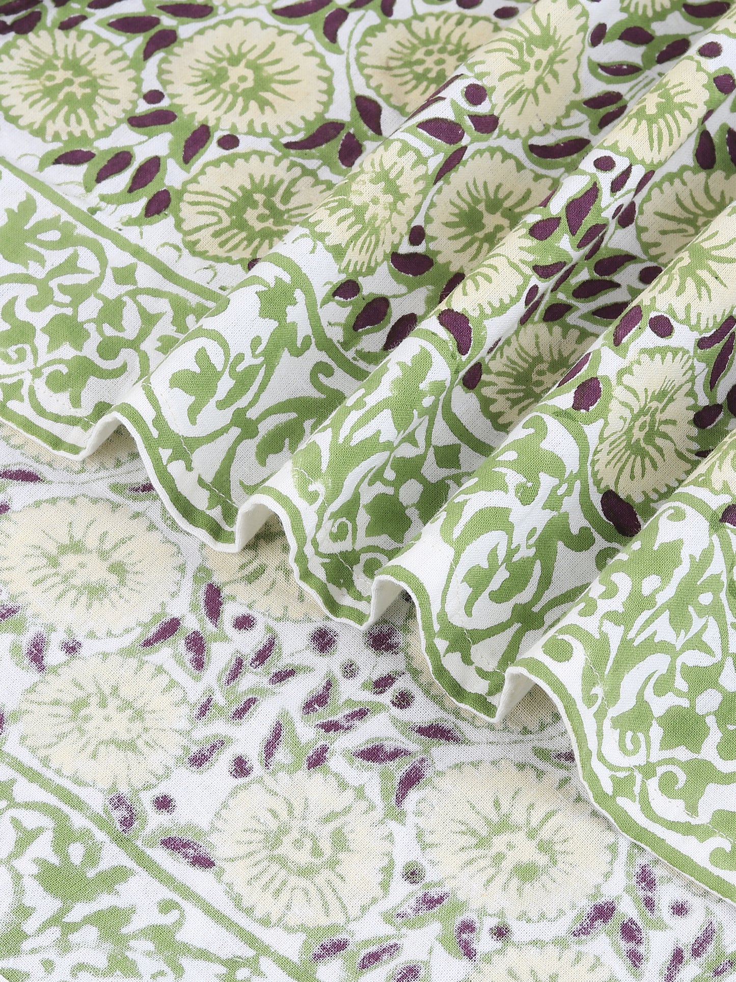 PLUSHORA COTTON PRINTED DOUBLE BEDSHEET WITH PILLOW