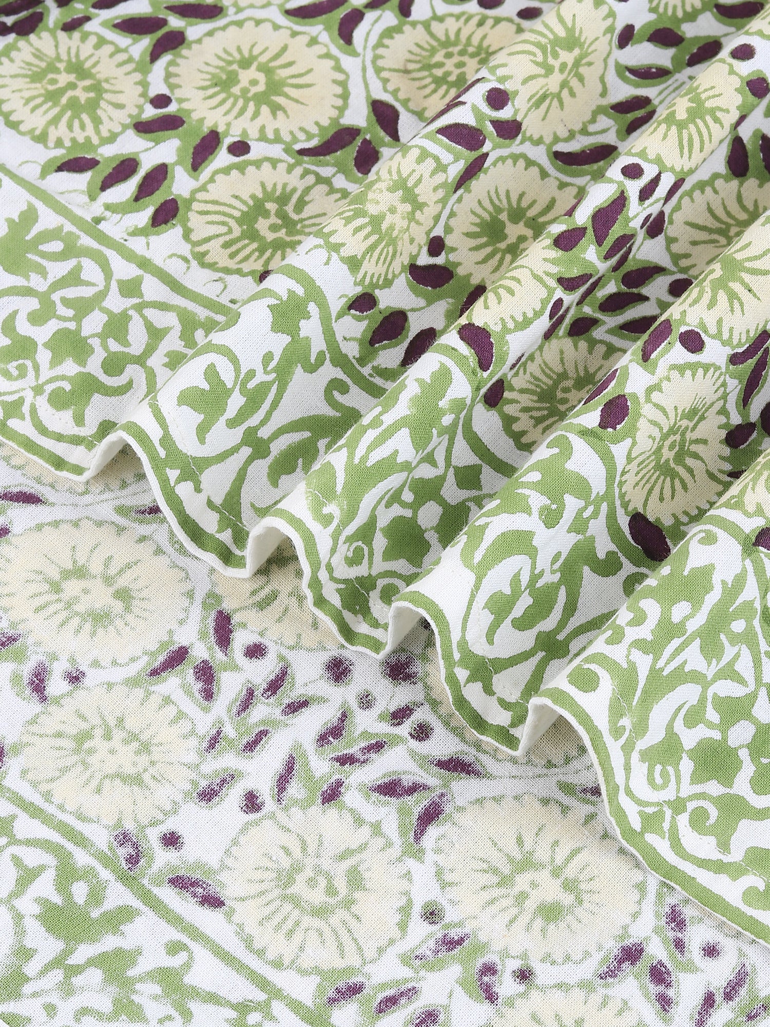 PLUSHORA COTTON PRINTED DOUBLE BEDSHEET WITH PILLOW