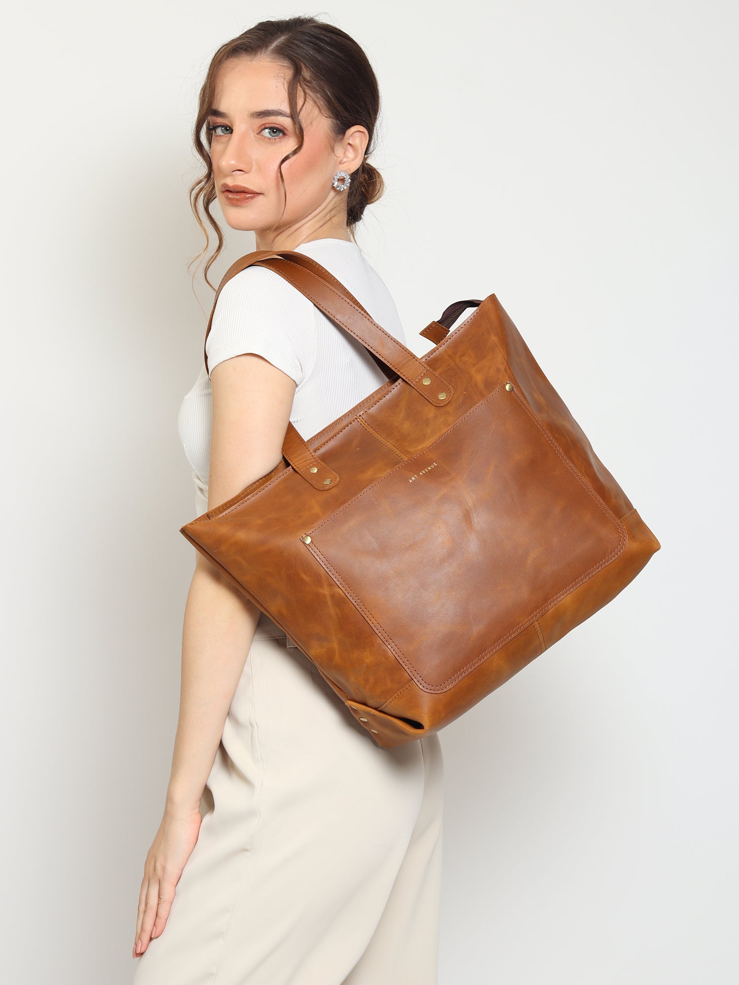 KIER - LEATHER HAND BAG