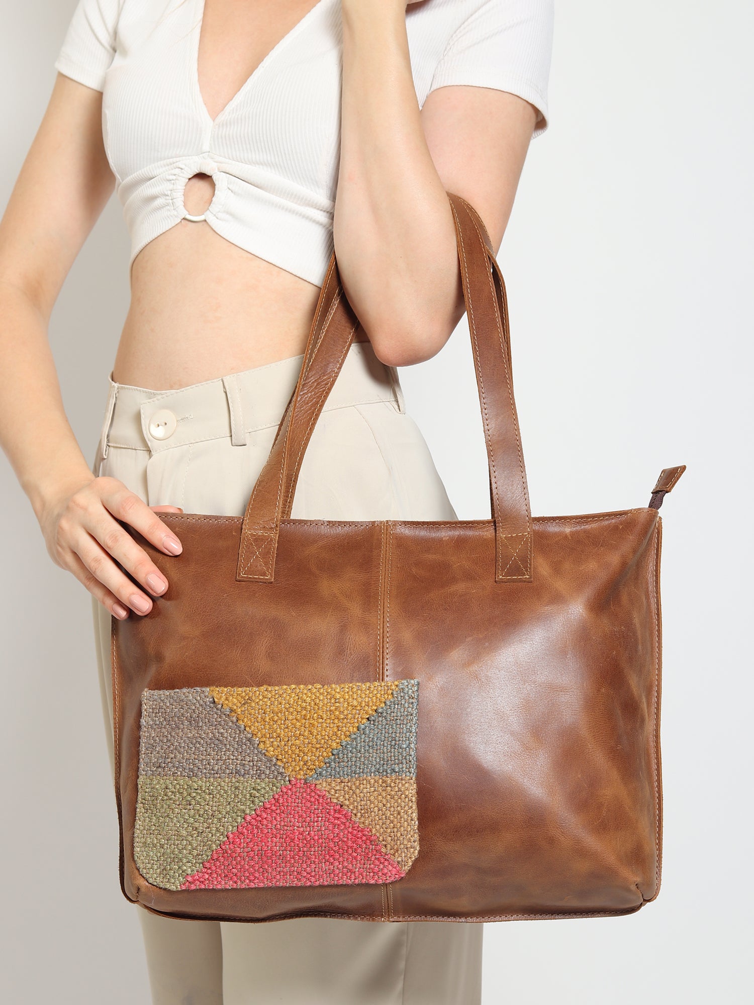 EZRA - LEATHER HAND BAG