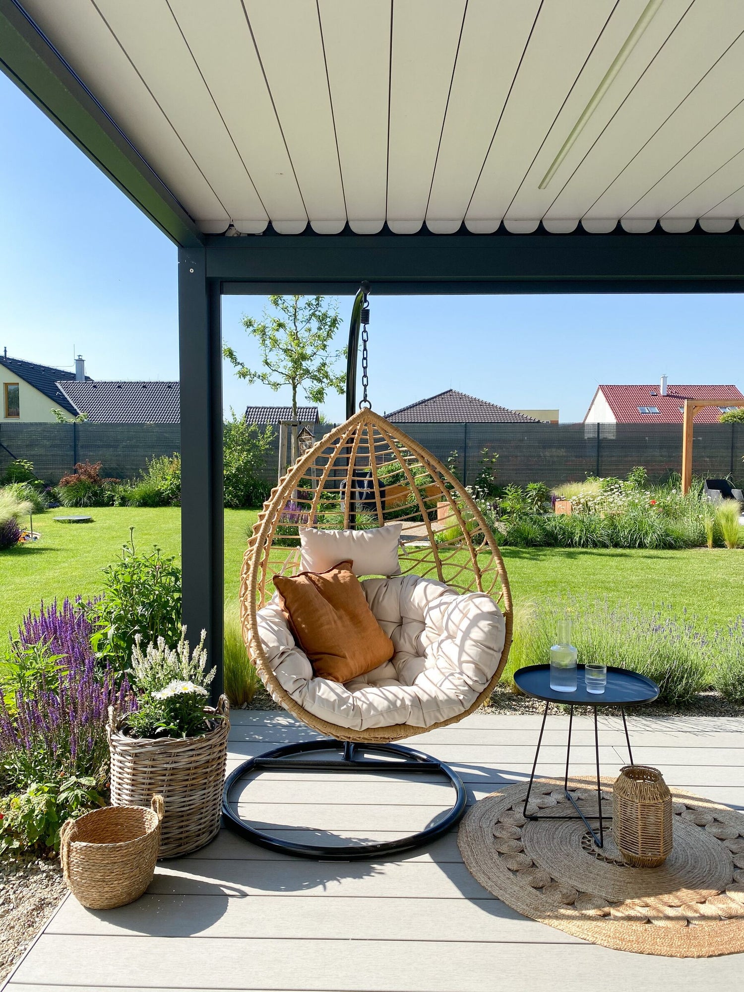 ENGAGE - ROUND JUTE RUG