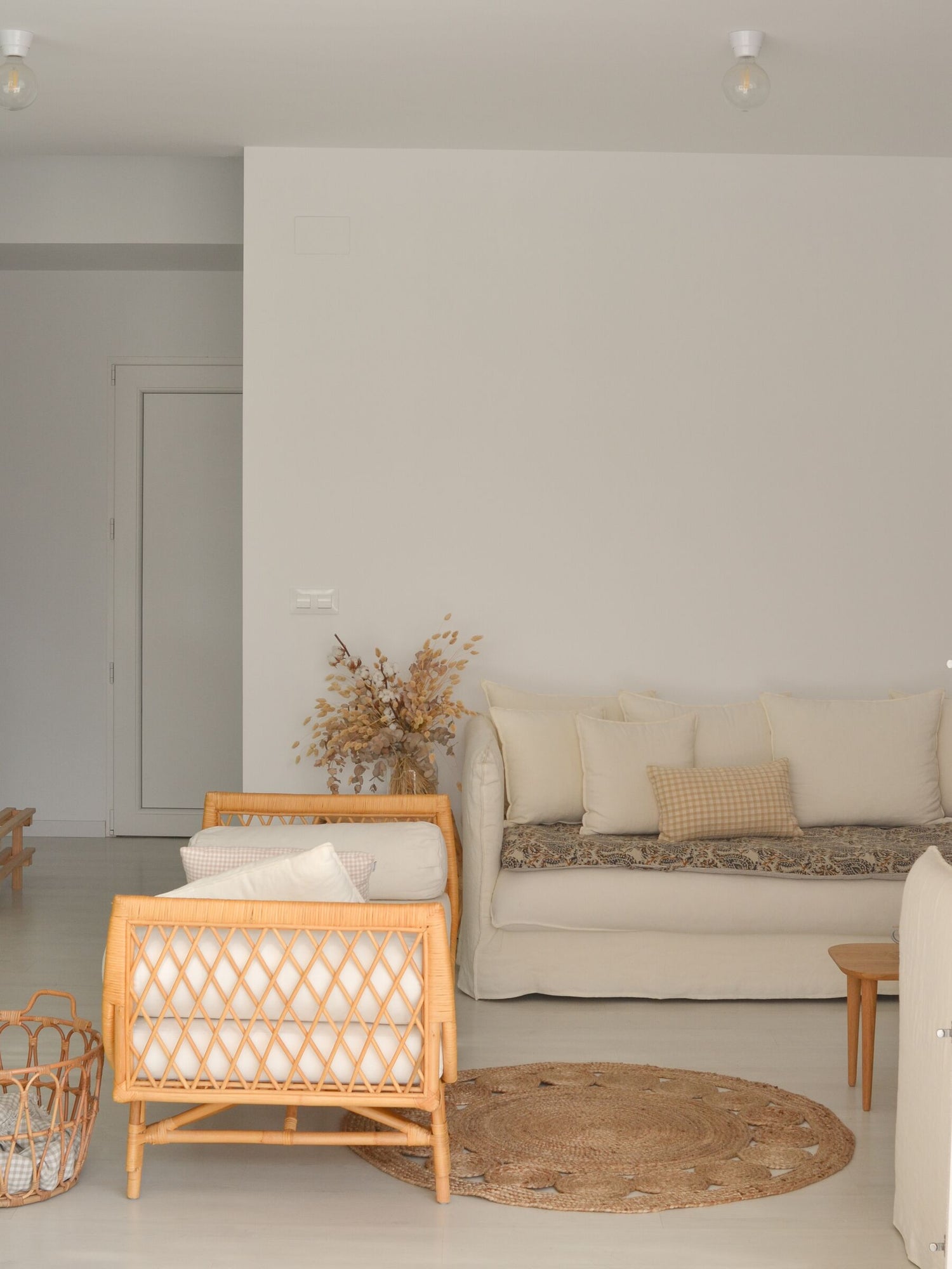 ENGAGE - ROUND JUTE RUG