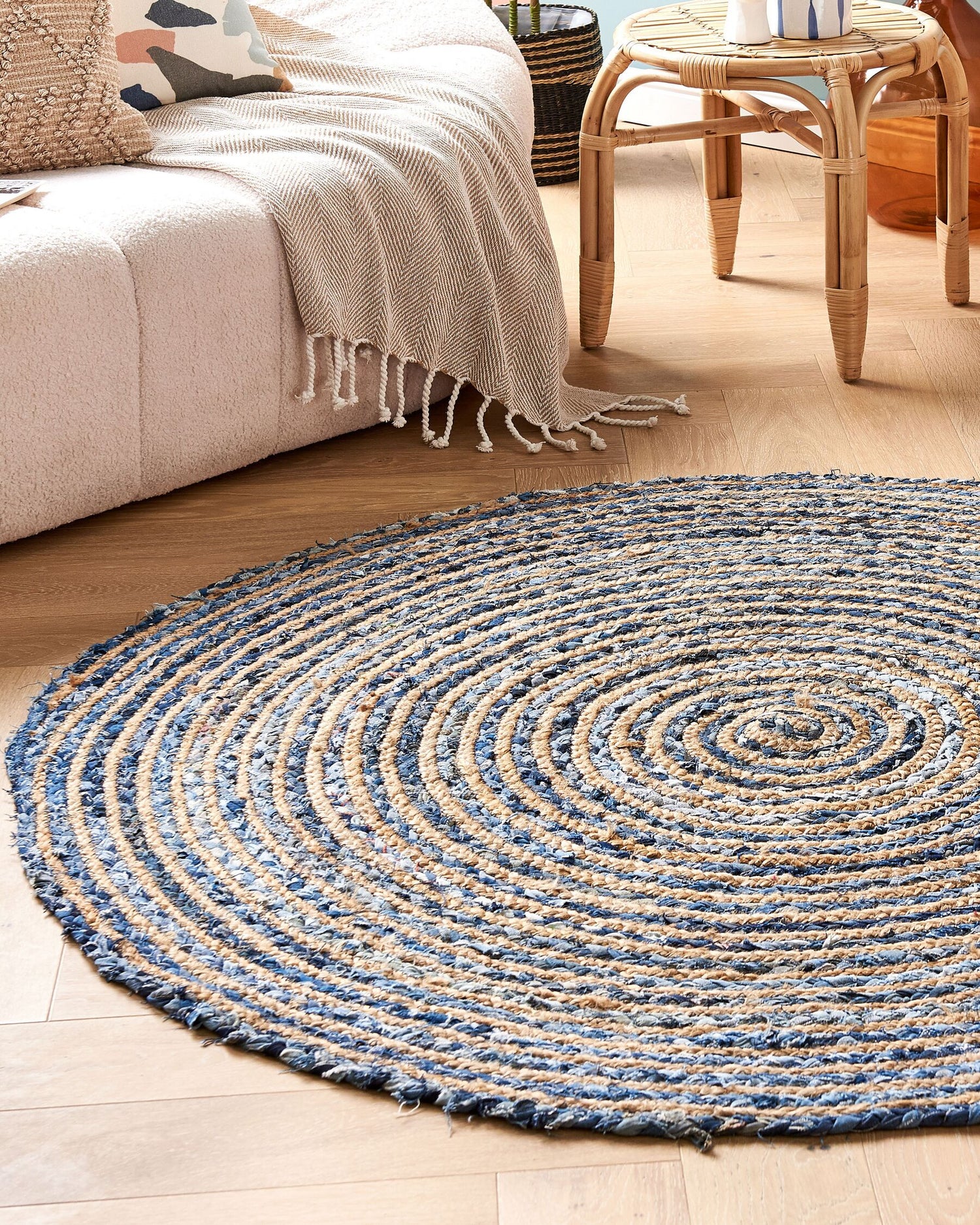 FREESIA - ROUND JUTE RUG