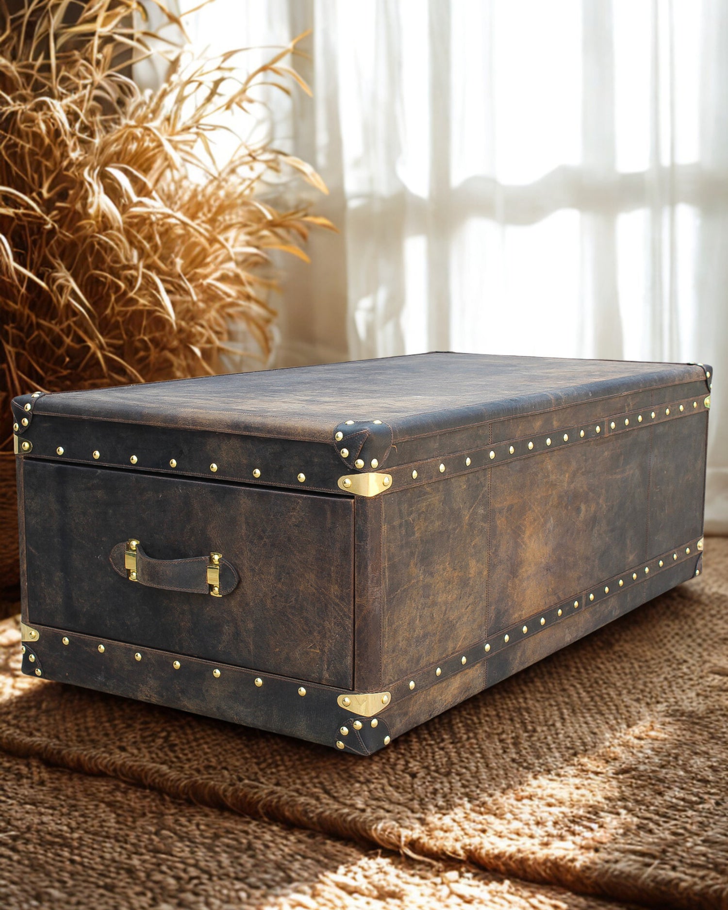 VINTAGE COFFEE TABLE IN LEATHER WITH TWO DRAWERS