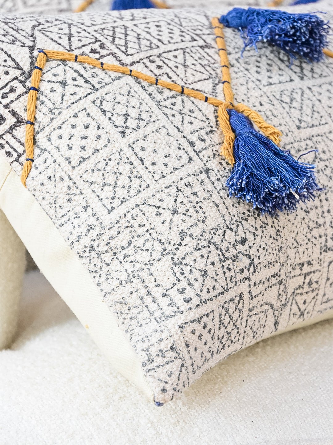 PAULINE - LUMBAR CUSHION COVER - ART AVENUE