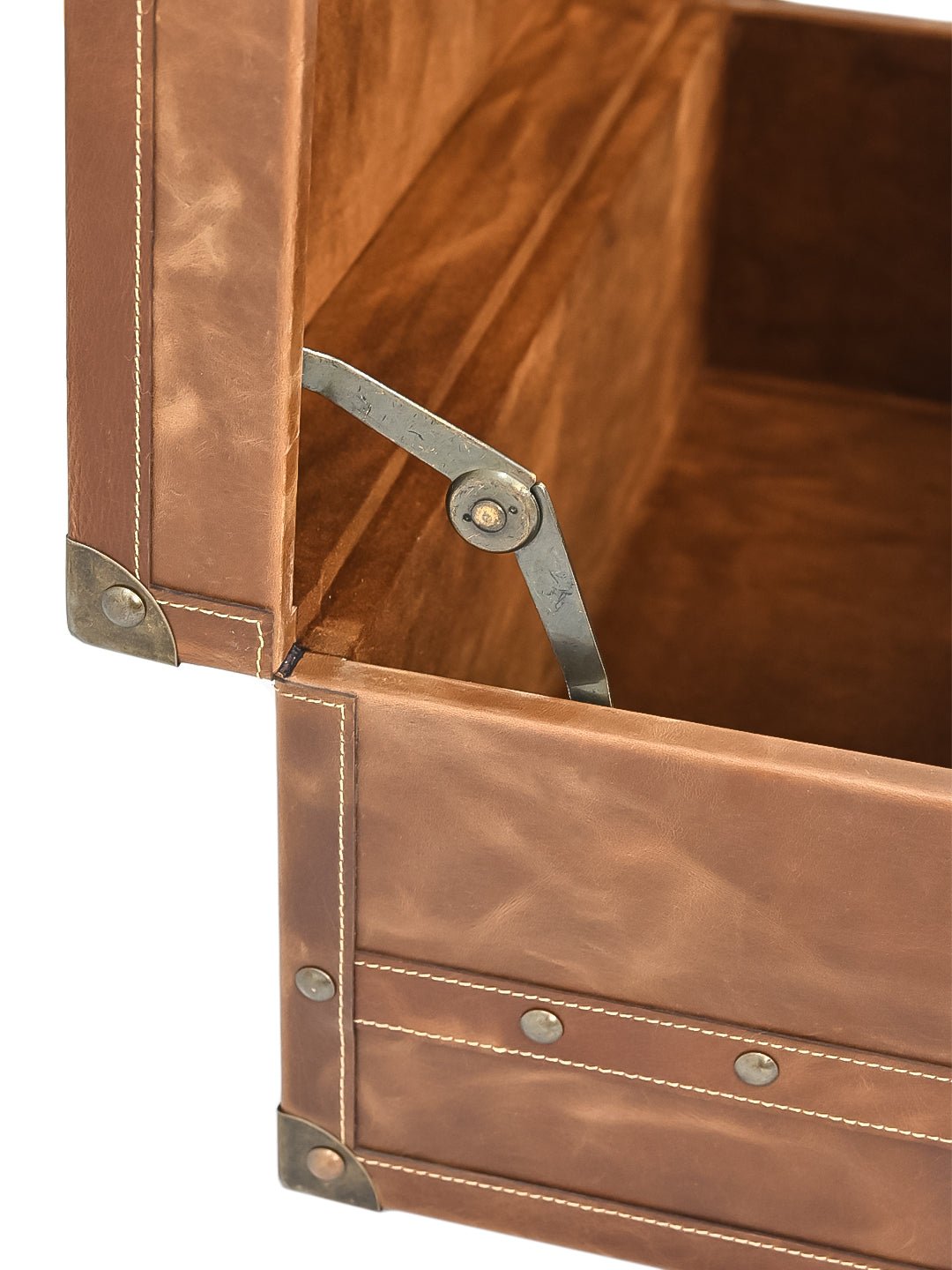 CORAL - LEATHER TRUNK - ART AVENUE