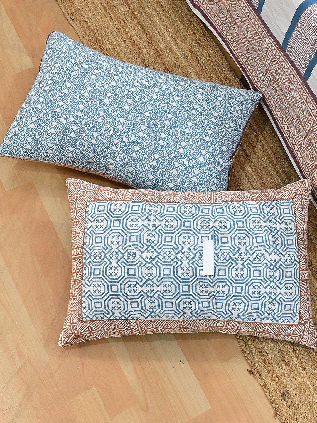 SPIRAL SEA BLUE COTTON BLOCK PRINTED DOUBLE BEDSHEET WITH PILLOW - ART AVENUE