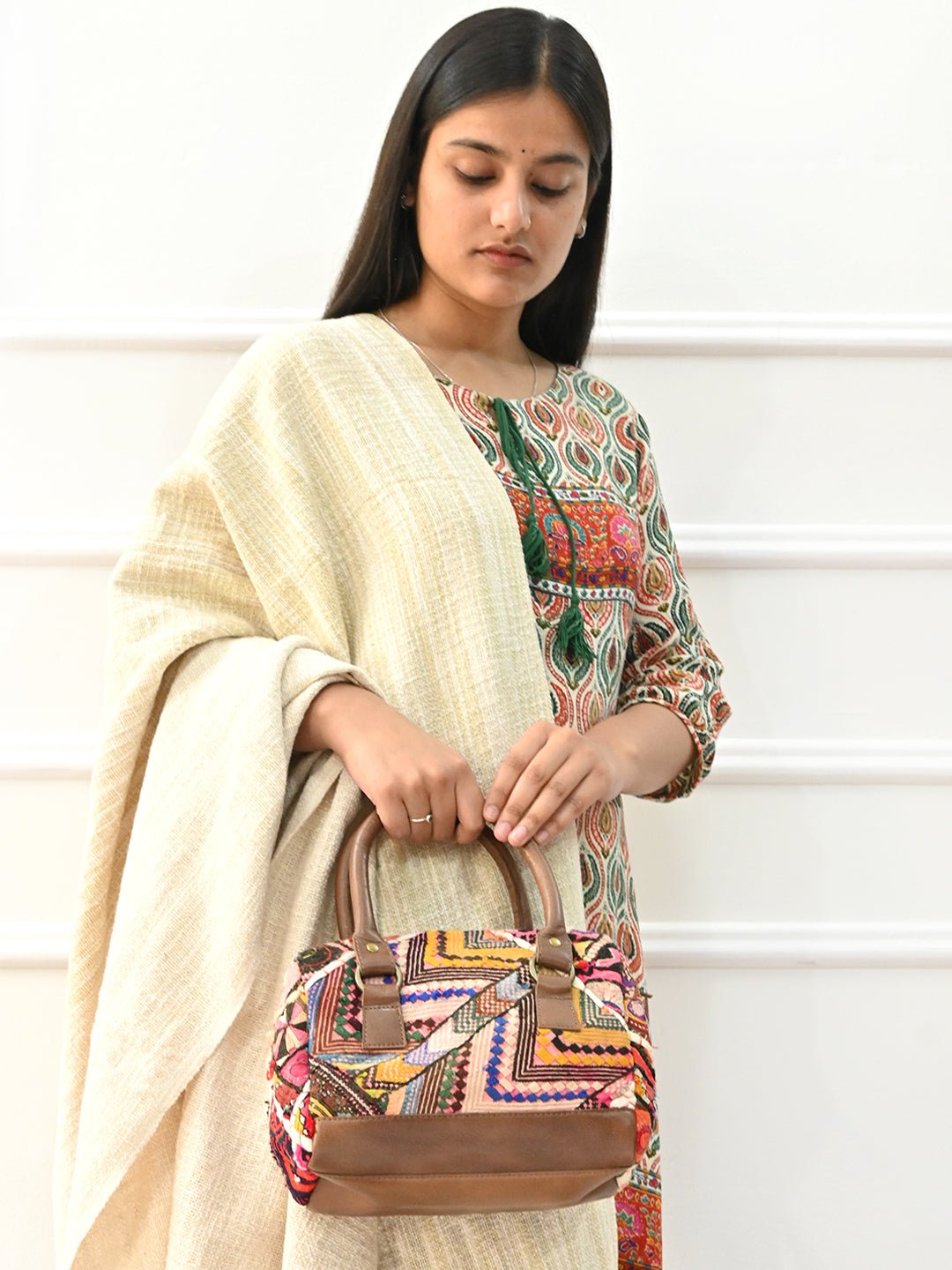 SPARKY - VINTAGE FABRIC PATCHWORK DUFFLE BAG - ART AVENUE