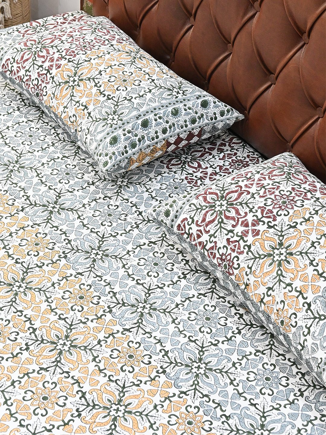 SUHANI JAAL FLORAL COTTON PRINTED DOUBLE BEDSHEET WITH PILLOW - ART AVENUE