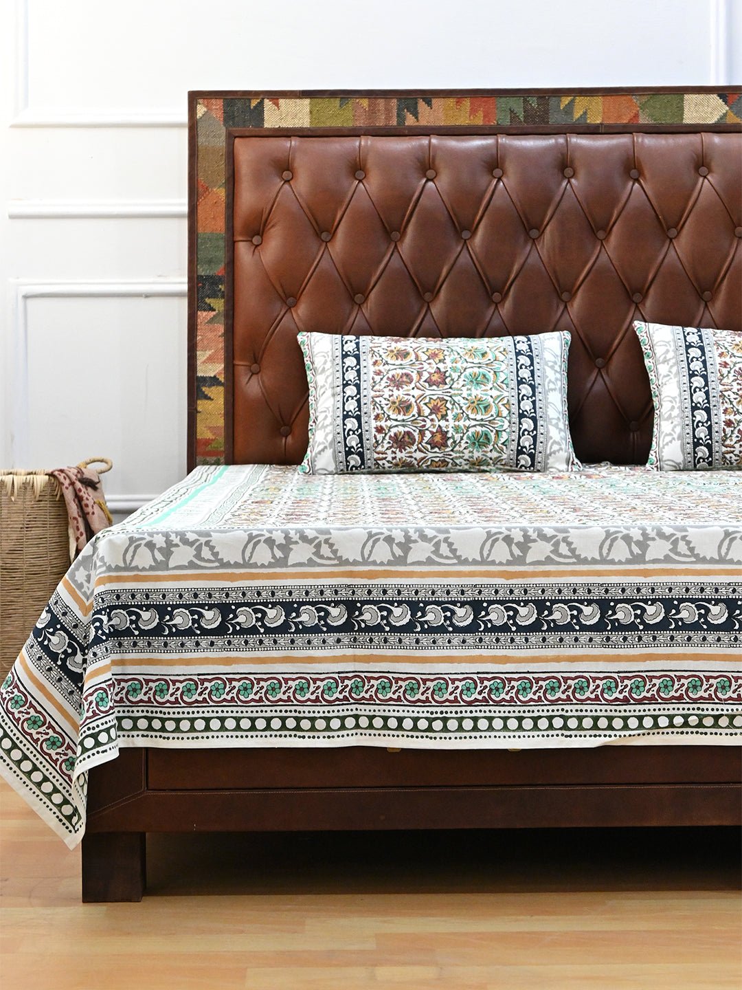 HAVANA GREEN & RED COTTON PRINTED DOUBLE BEDSHEET WITH PILLOW - ART AVENUE