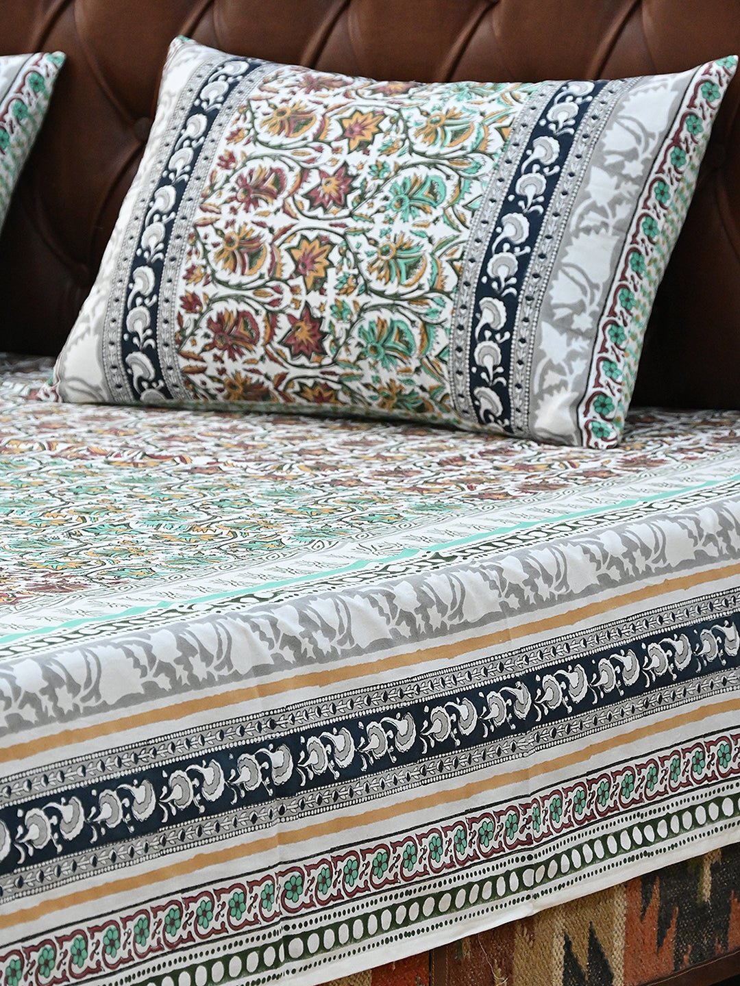 HAVANA GREEN & RED COTTON PRINTED DOUBLE BEDSHEET WITH PILLOW - ART AVENUE