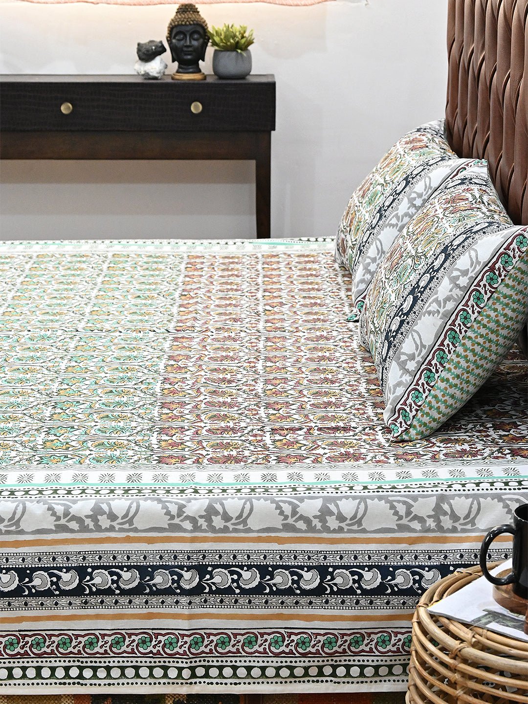 HAVANA GREEN & RED COTTON PRINTED DOUBLE BEDSHEET WITH PILLOW - ART AVENUE