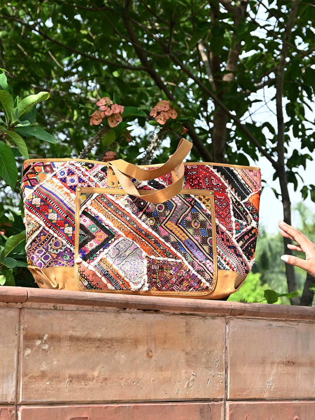 BARREN - VINTAGE FABRIC PATCHWORK HAND BAG - ART AVENUE