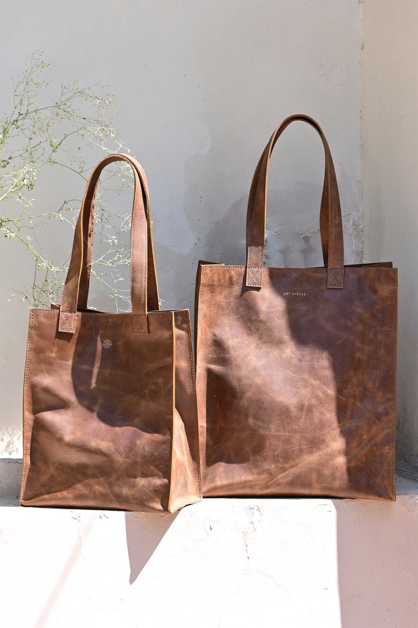 FREEBIE - LEATHER TOTE BAG MEDIUM - ART AVENUE
