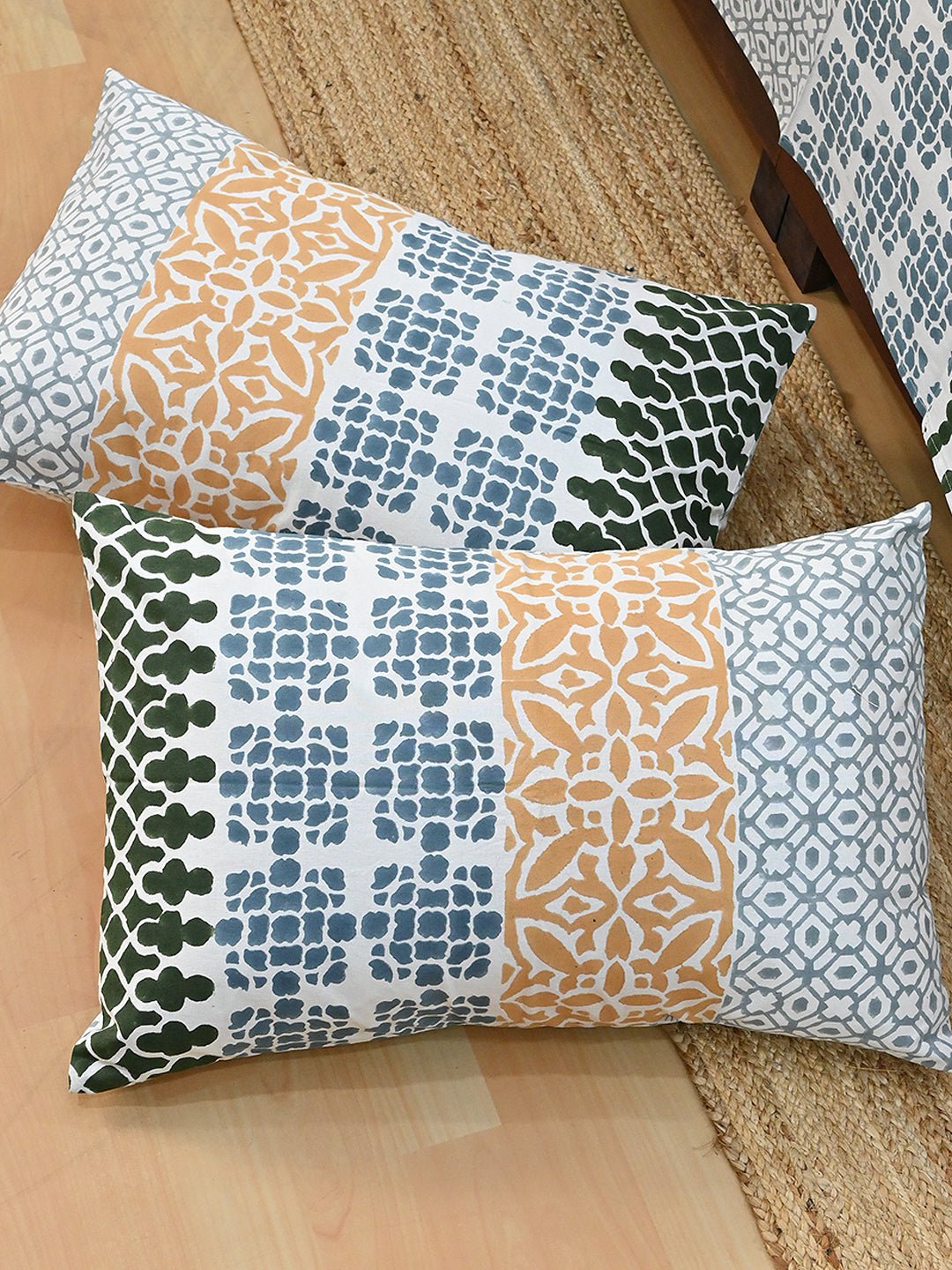 BOHEMIAN GEOMETRIC COTTON PRINTED DOUBLE BEDSHEET WITH PILLOW - ART AVENUE