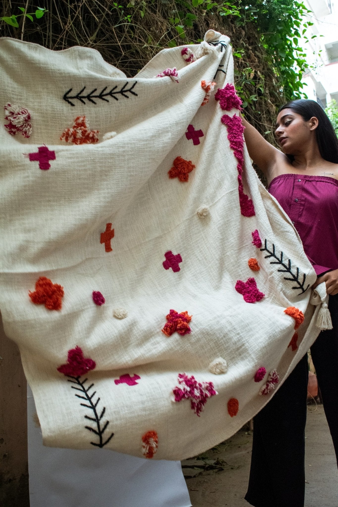 COLUMBINE - THROWS - ART AVENUE