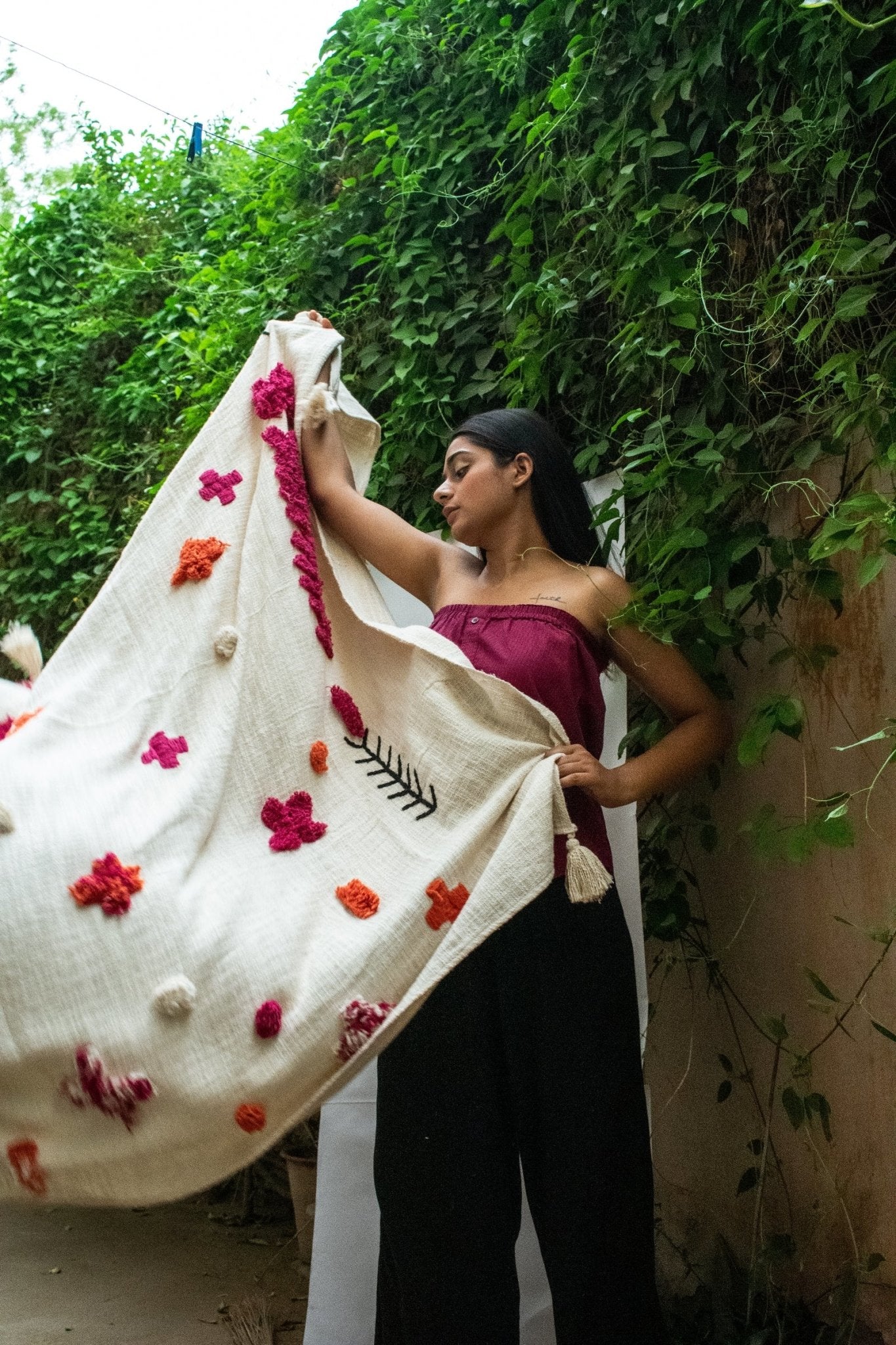 COLUMBINE - THROWS - ART AVENUE