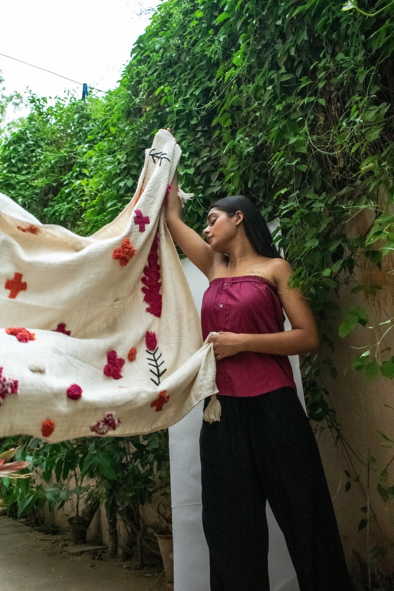 COLUMBINE - THROWS - ART AVENUE