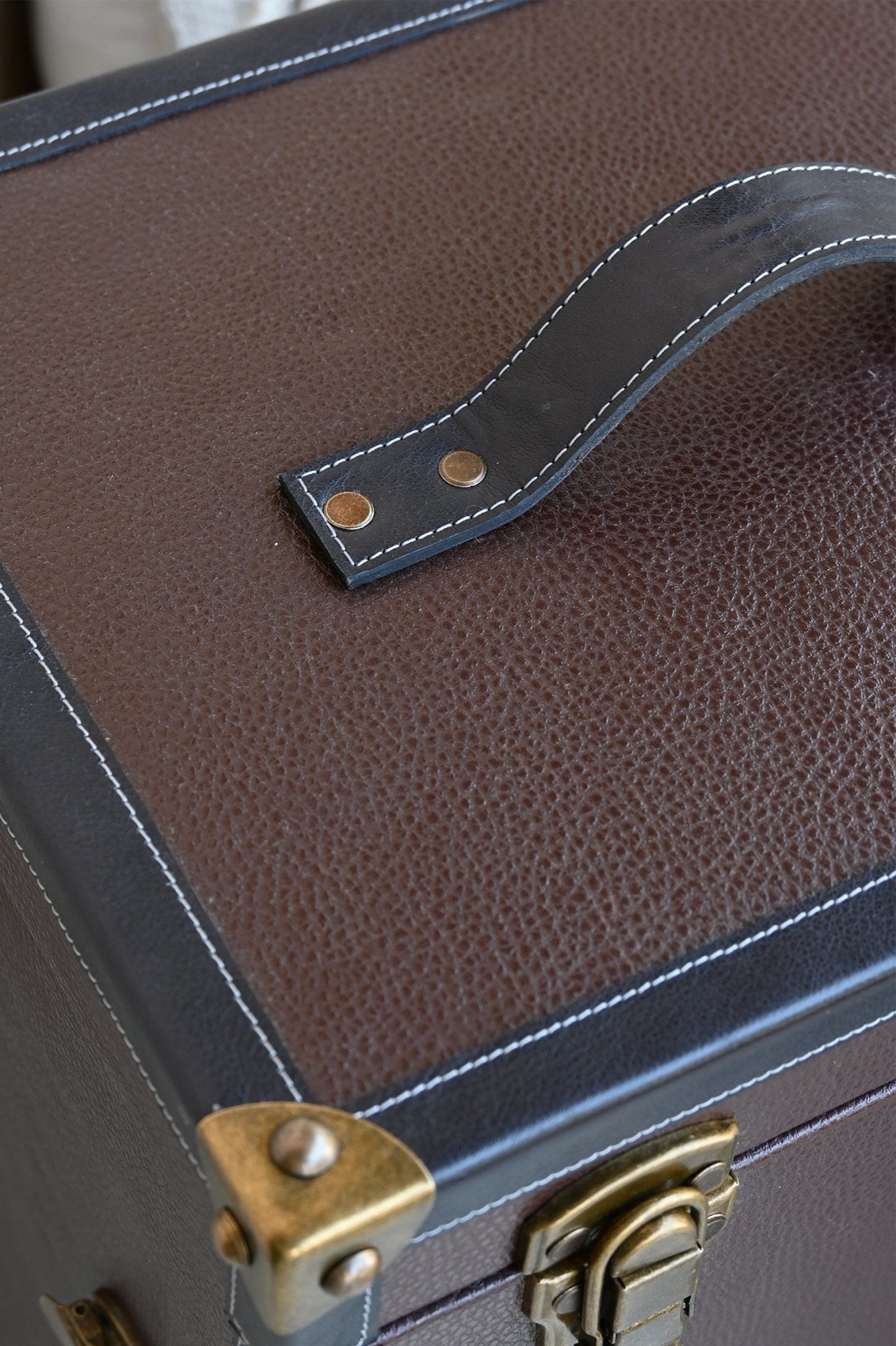 OLIVER - PORTABLE LEATHER BAR - ART AVENUE