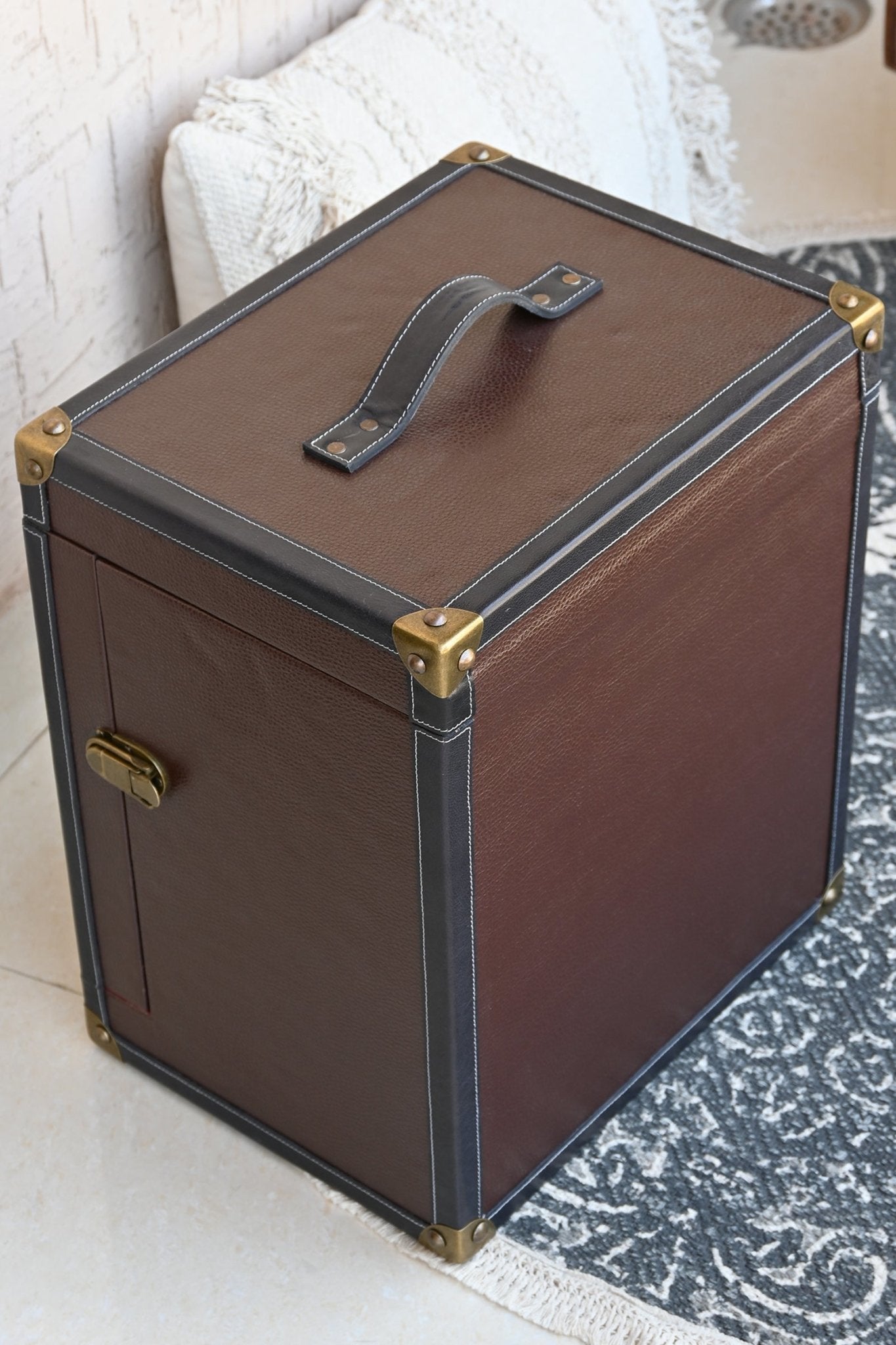 OLIVER - PORTABLE LEATHER BAR - ART AVENUE