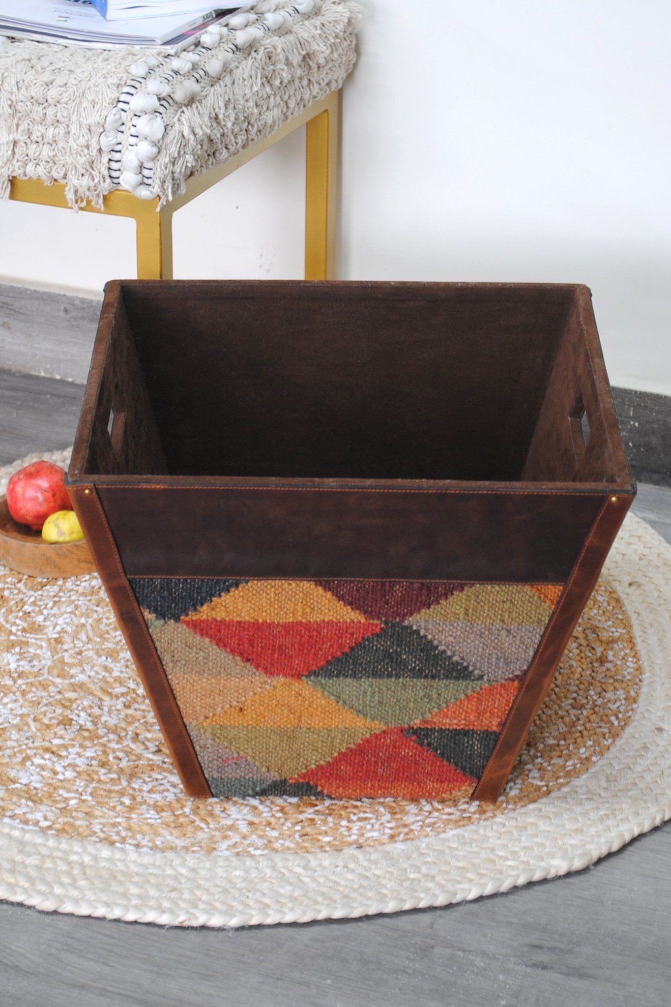 DYLAN -KILM BIN - ART AVENUE