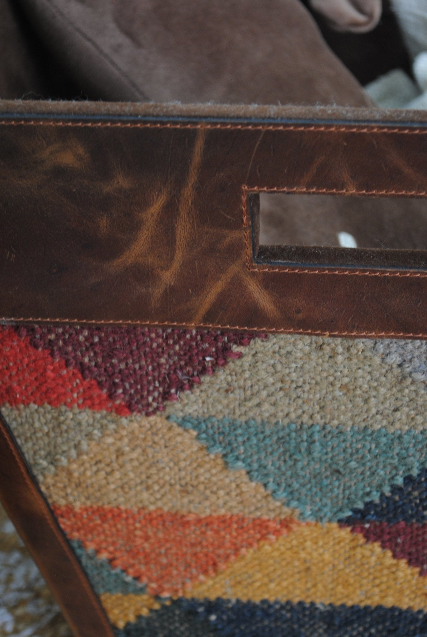 DYLAN -KILM BIN - ART AVENUE