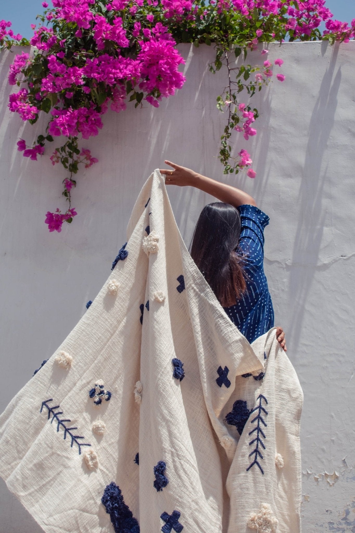 ANGUILLA - THROWS - ART AVENUE