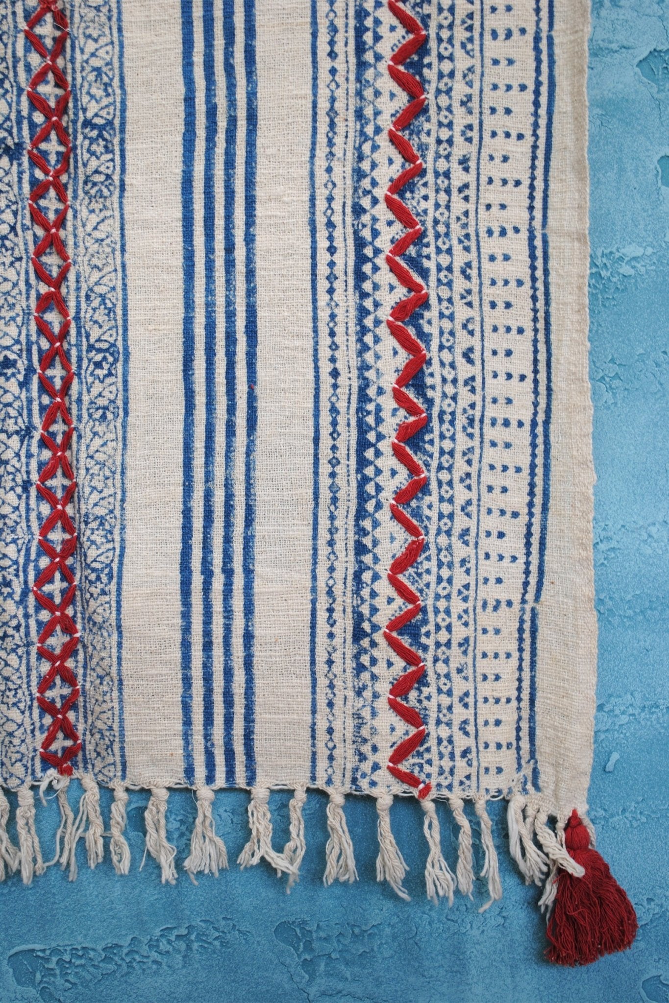 RAVINE -PRINTED THROWS - ART AVENUE