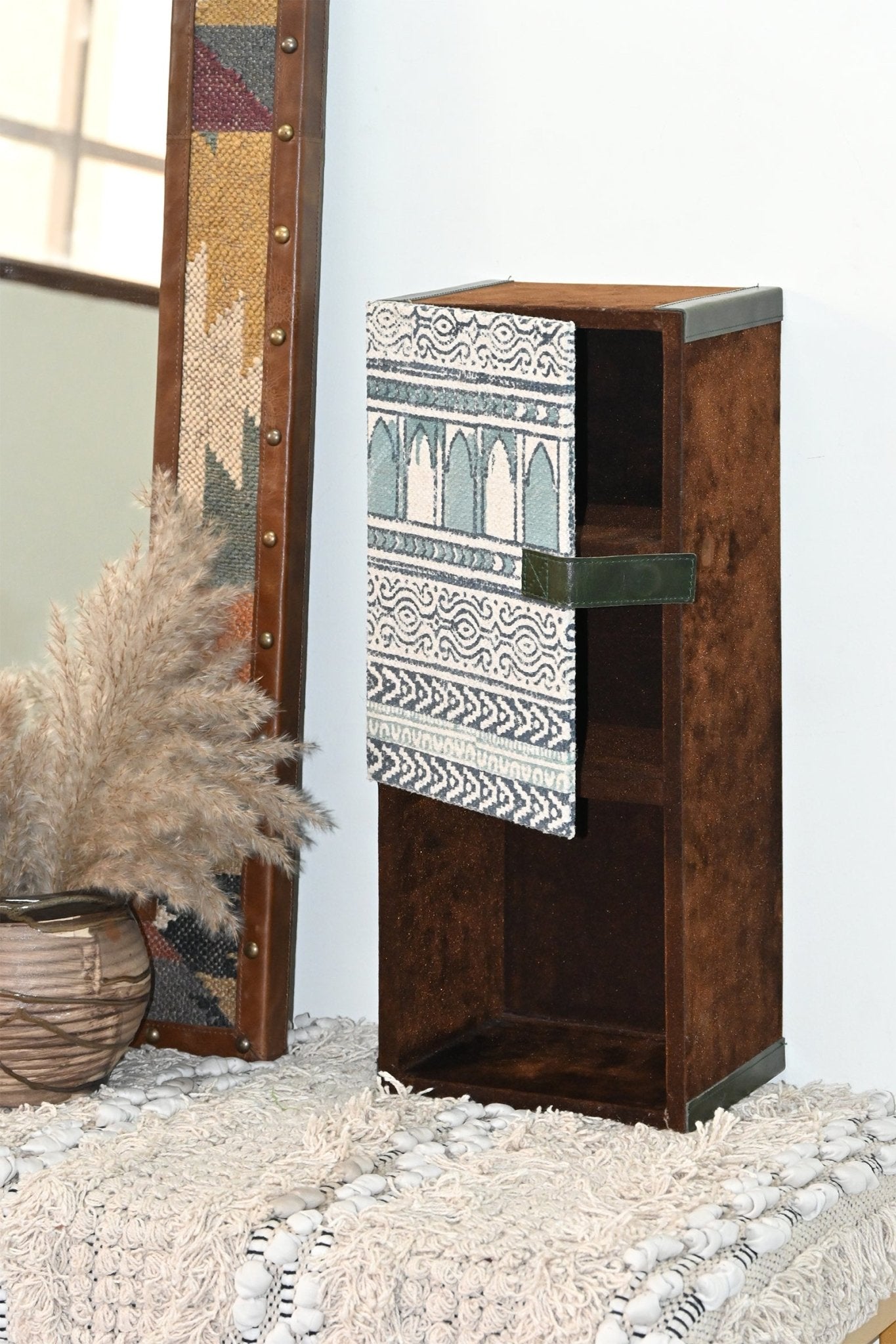 LANTANA- COTTON PRINTED WALL CABINET - ART AVENUE