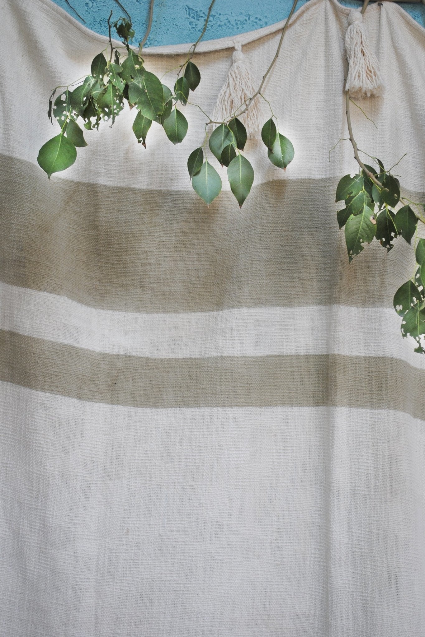 ACUTE - BLOCK PRINTED THROW - ART AVENUE