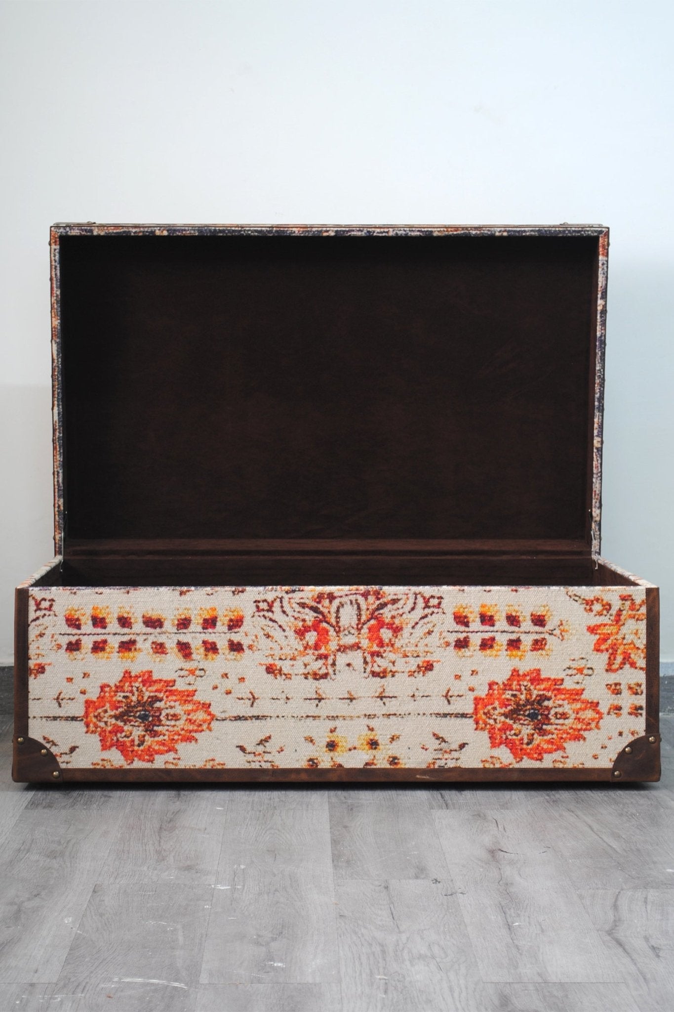 TERRAIN - TRUNK - ART AVENUE