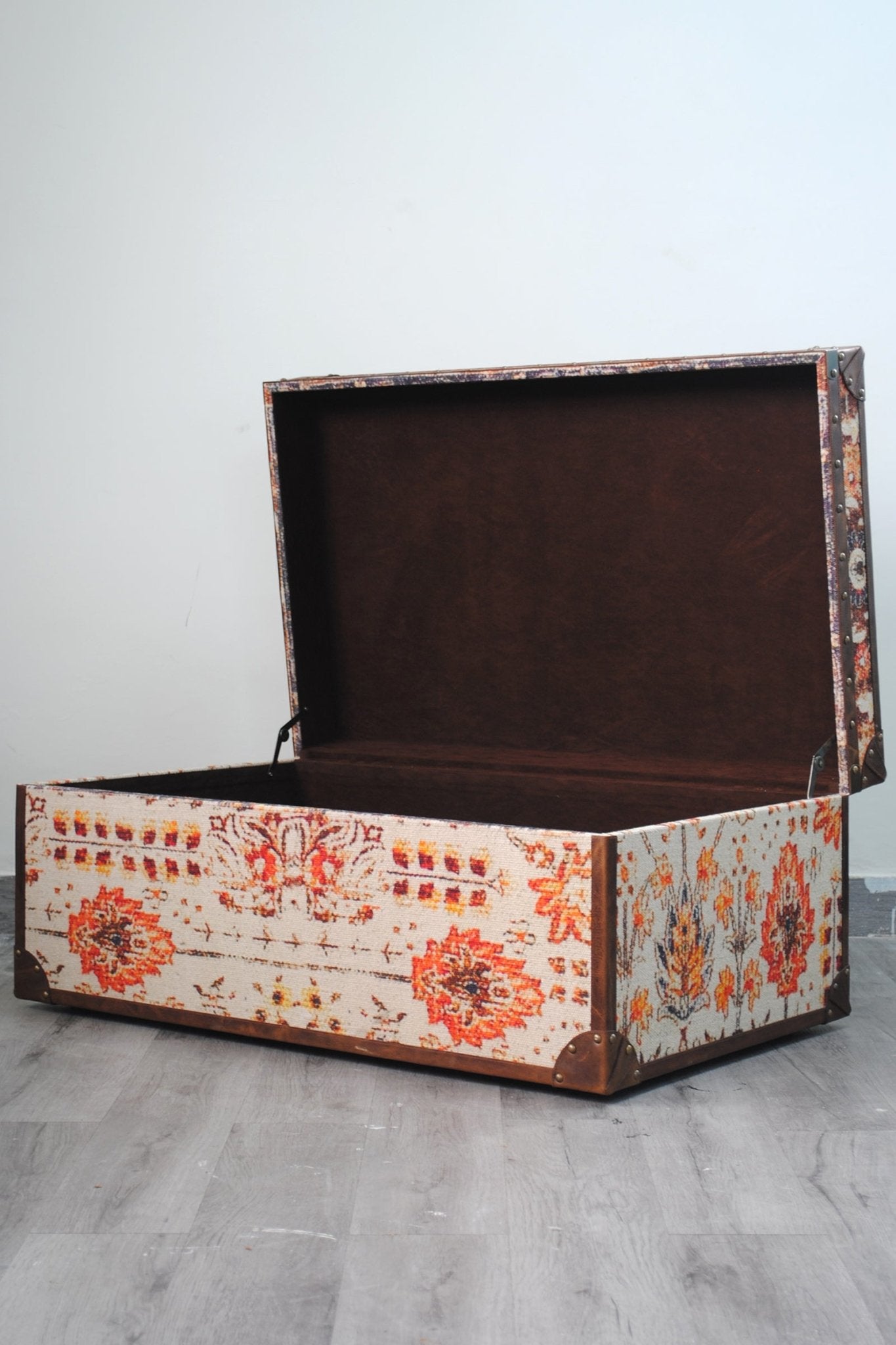 TERRAIN - TRUNK - ART AVENUE