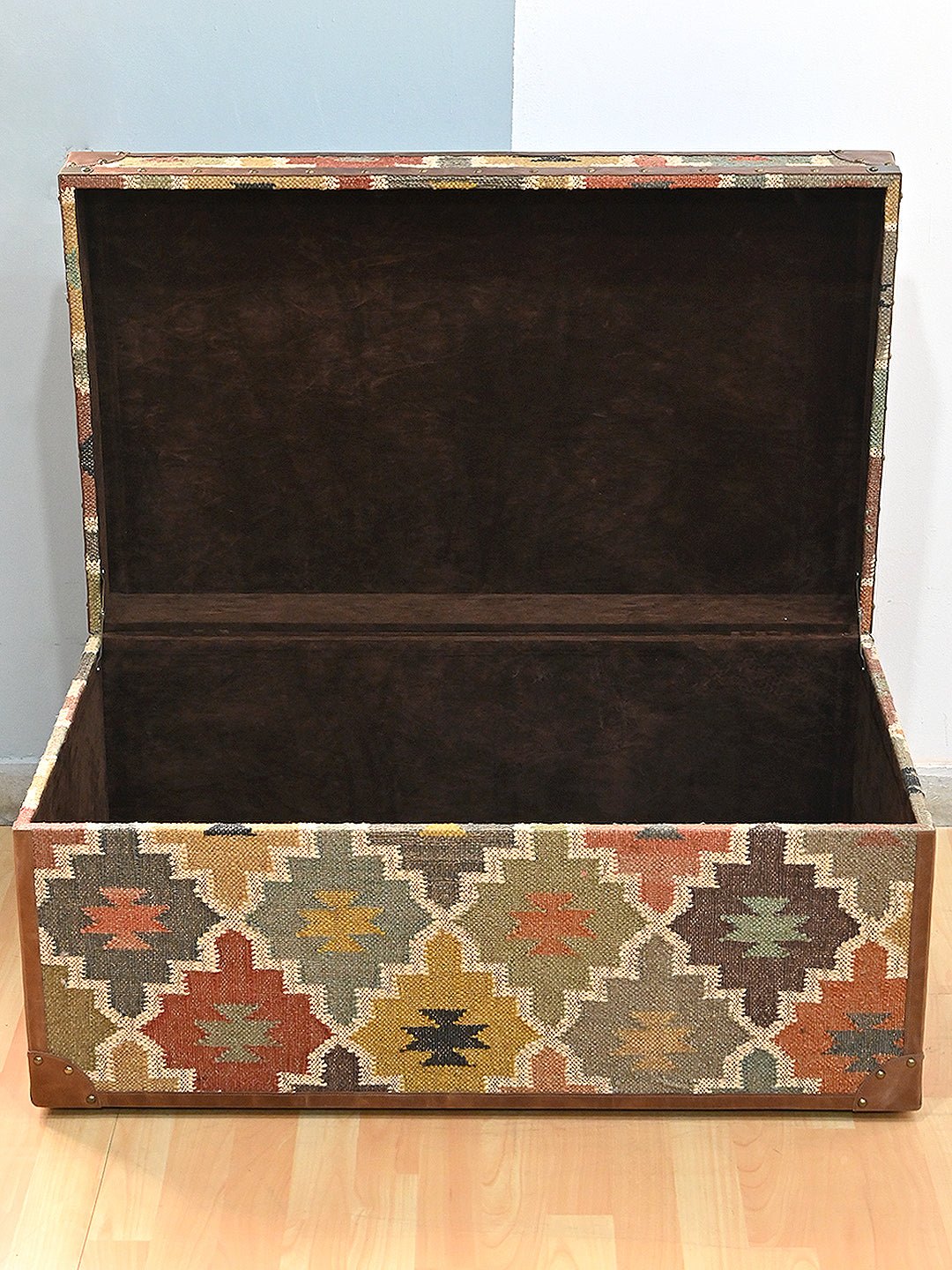 ELITE KILIM TRUNK/TABLE WITH LEATHER - ART AVENUE