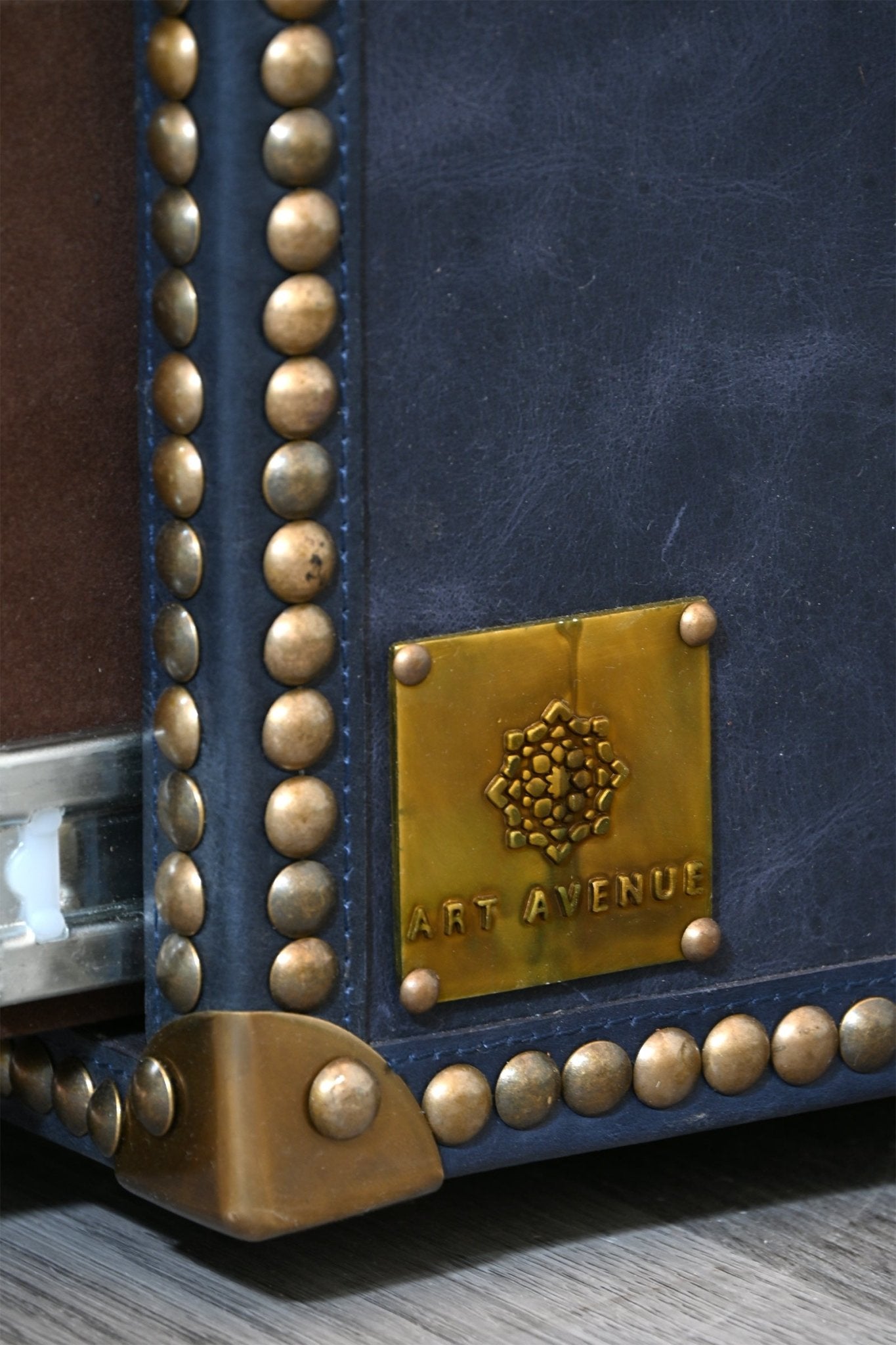 AMY - CHEST OF DRAWERS - LEATHER - ART AVENUE