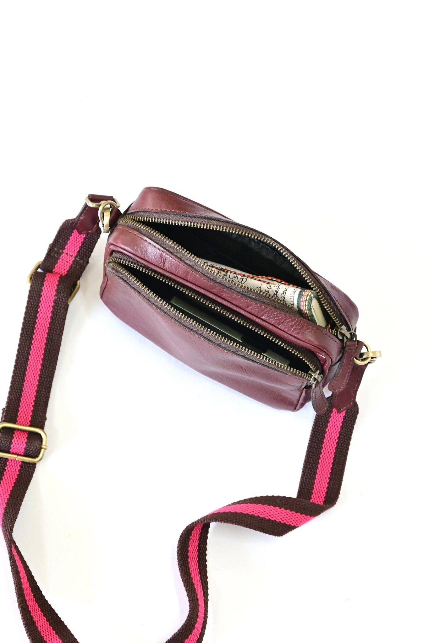 HARISSON - LEATHER SLING BAG - ART AVENUE