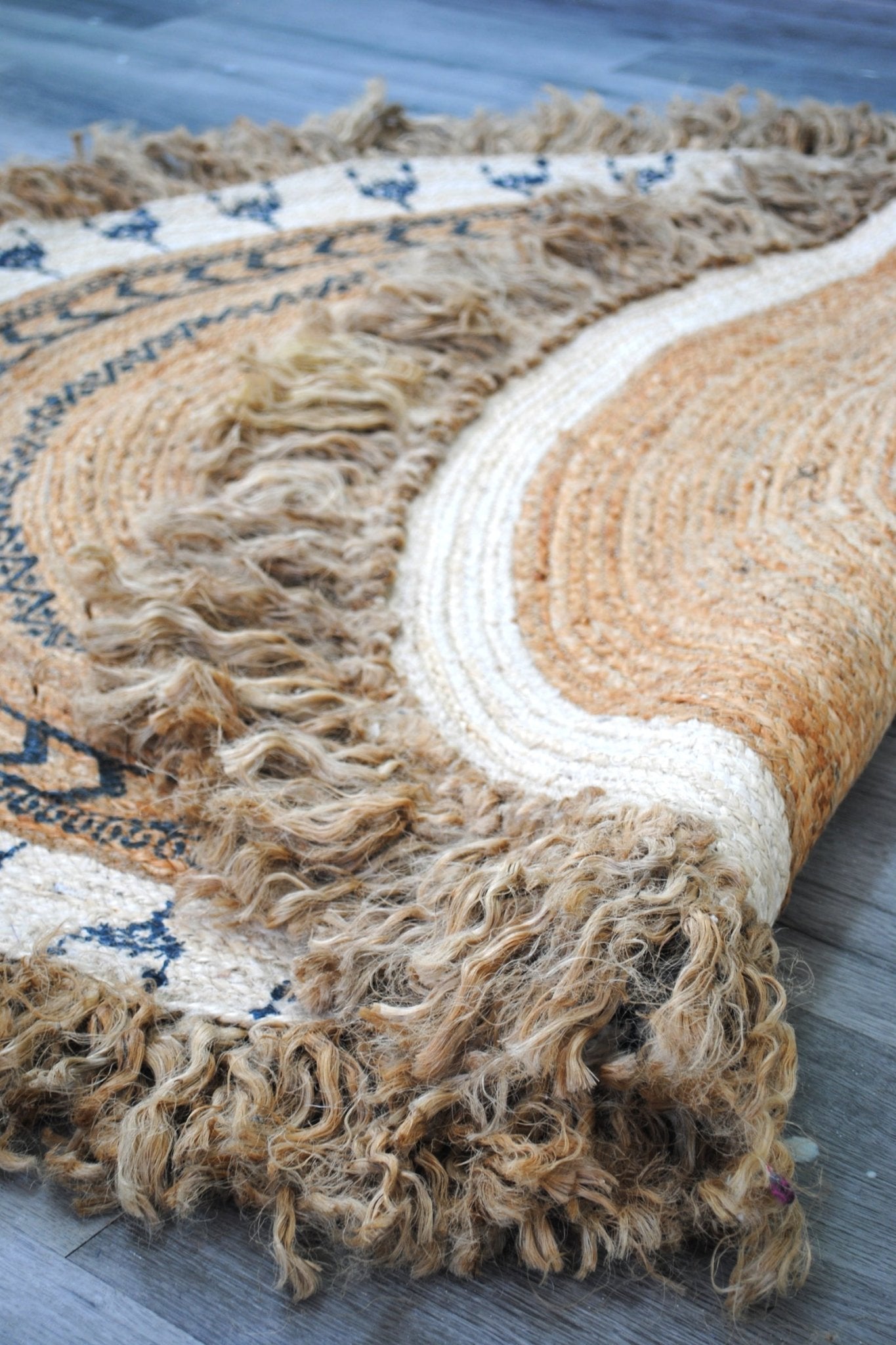 NIELLO - ROUND JUTE RUG - ART AVENUE