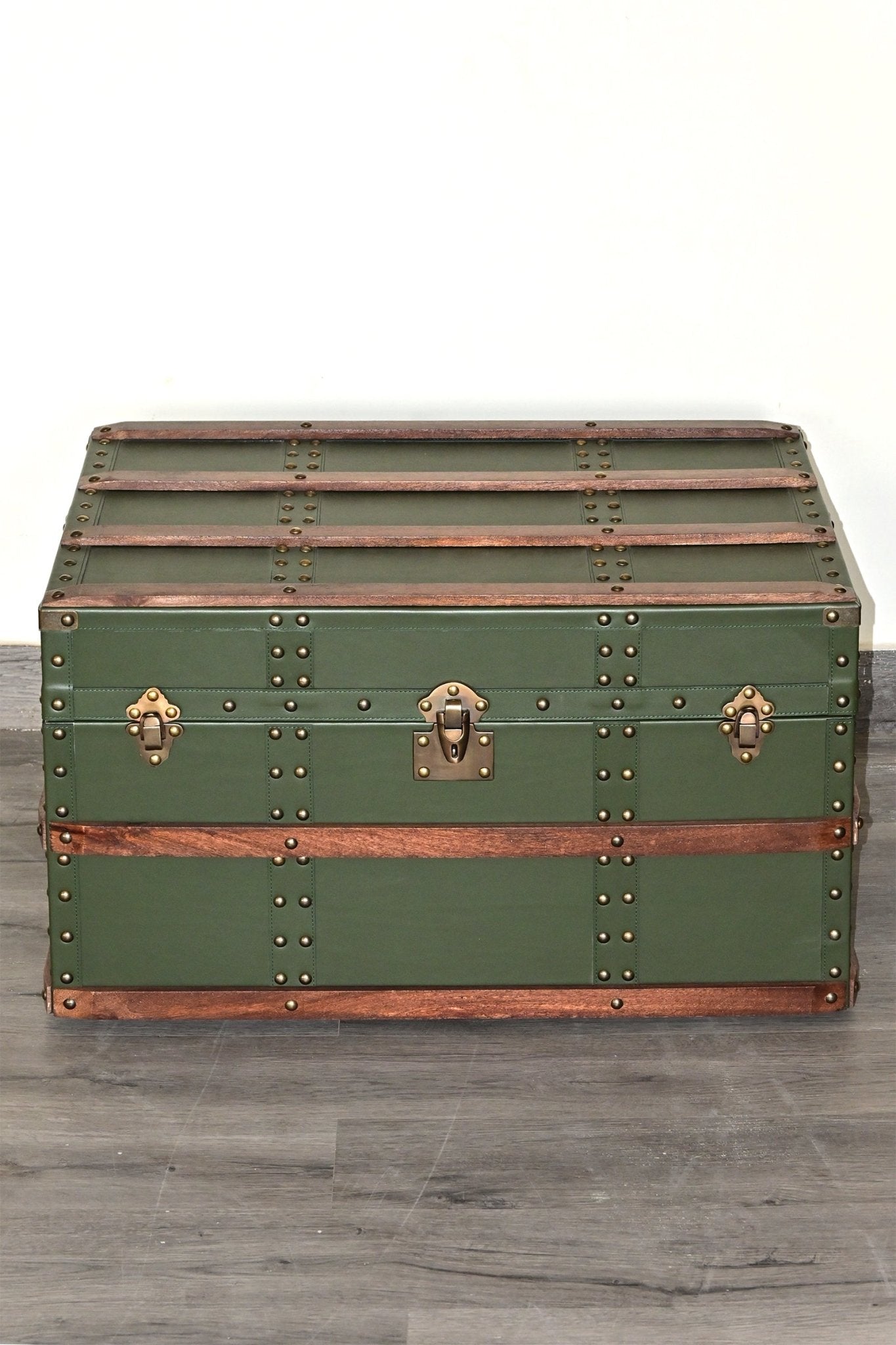 DIVINE - BED END LEATHER TRUNK - ART AVENUE