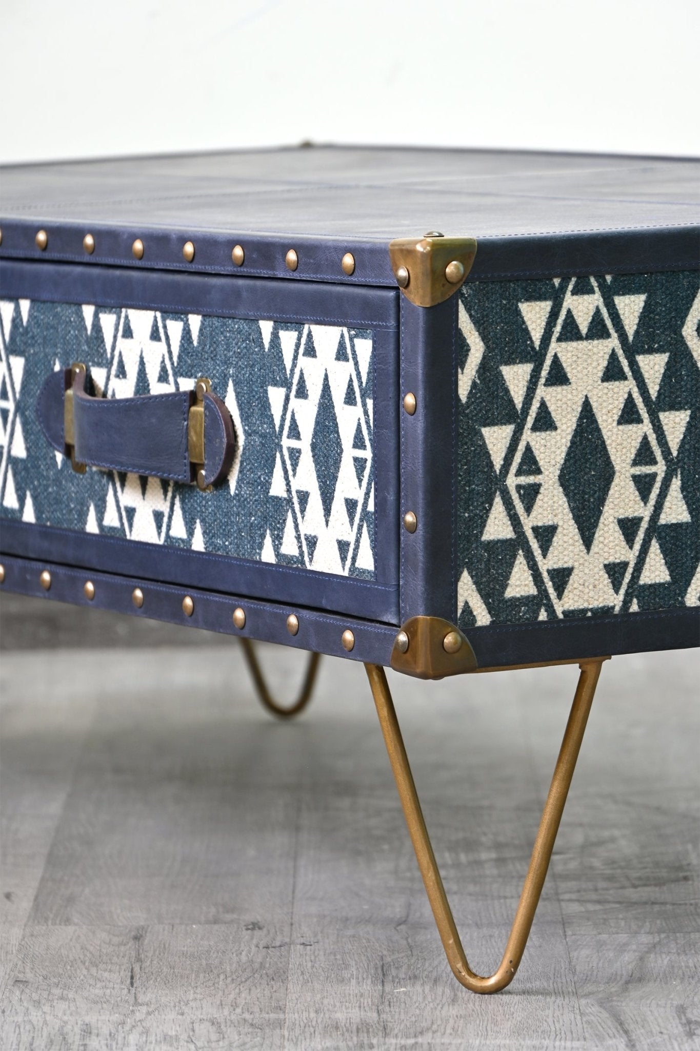 SKY COFFEE TABLE IN LEATHER WITH METAL LEGS - ART AVENUE